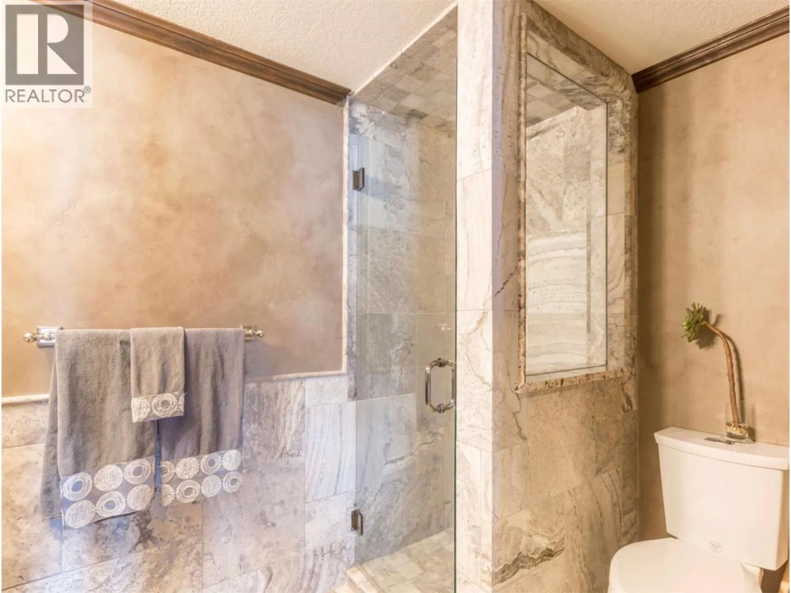 15010 & 15020 Tamarack Drive
