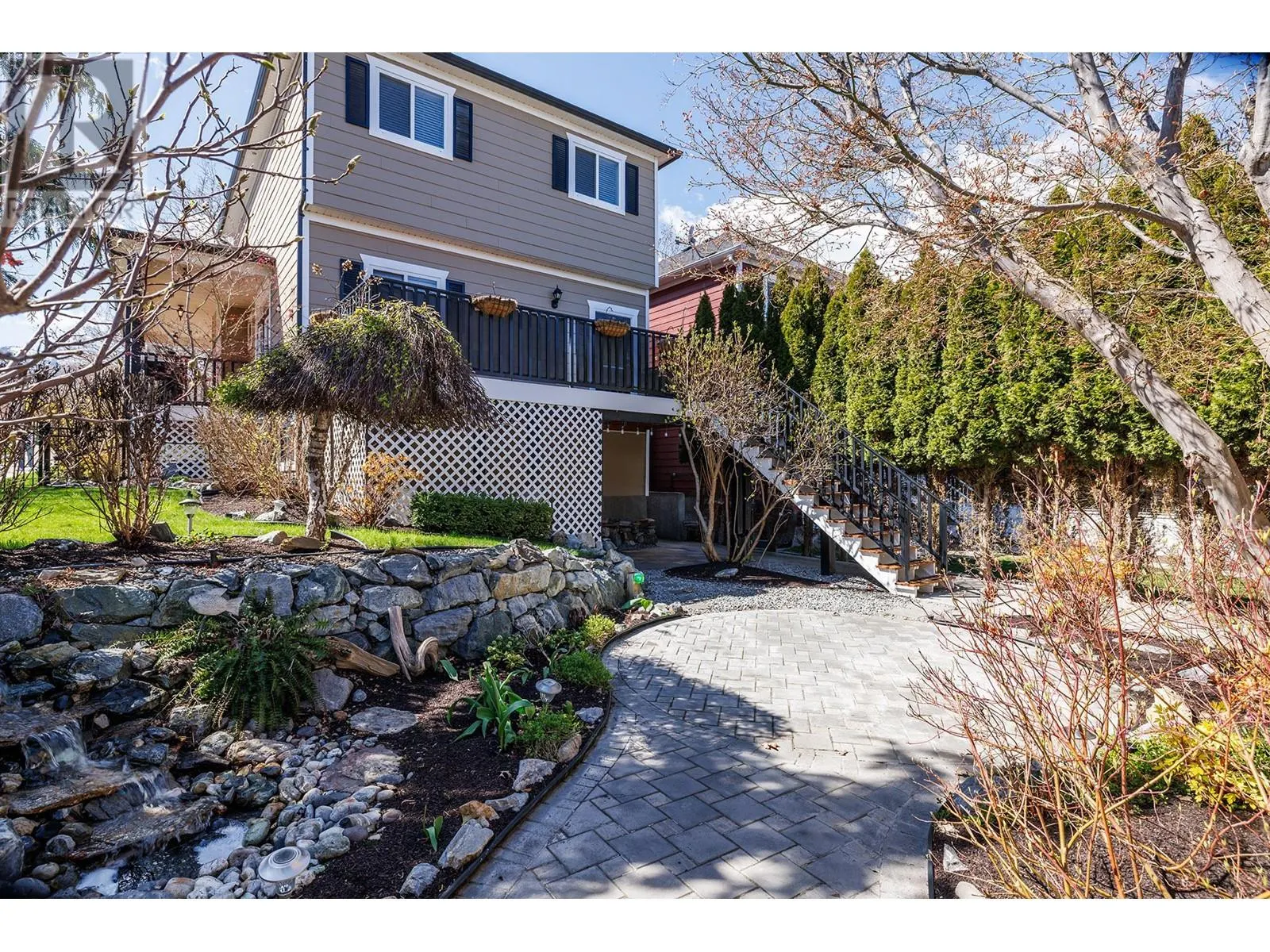 5296 Allenby Lane
