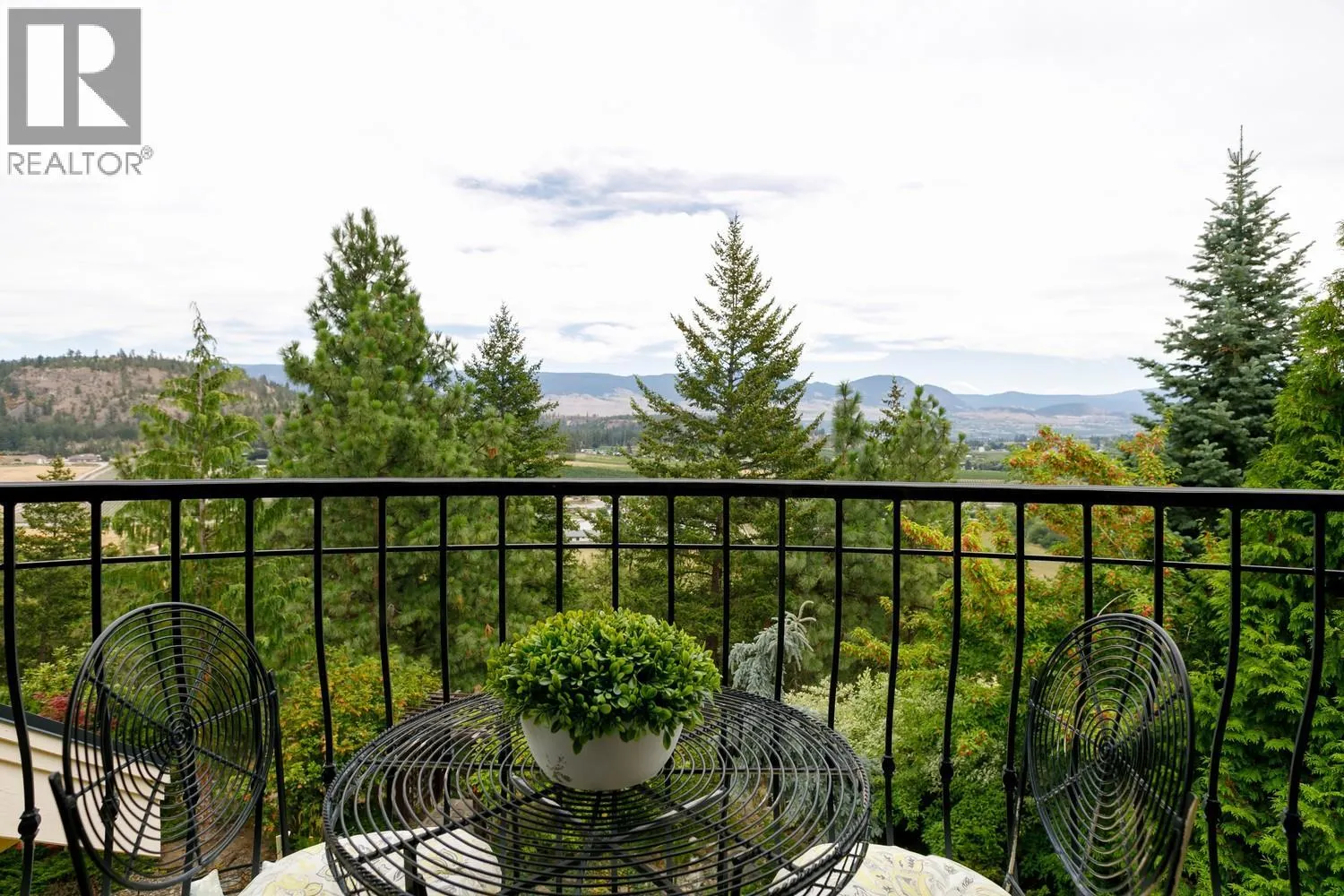 427 Long Ridge Drive