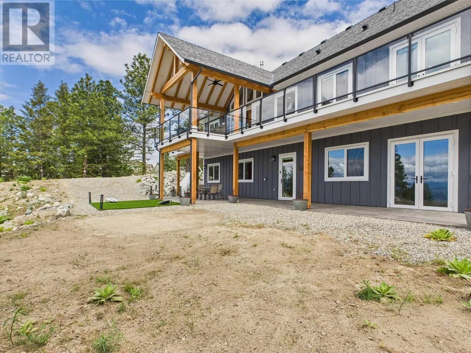 125 FALCON Place