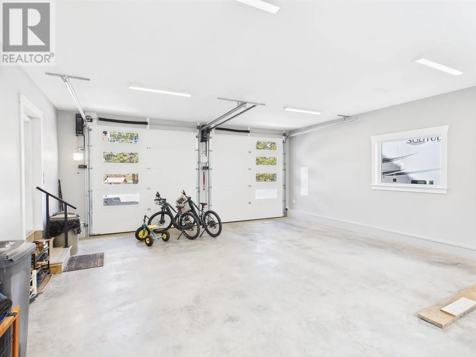 125 FALCON Place