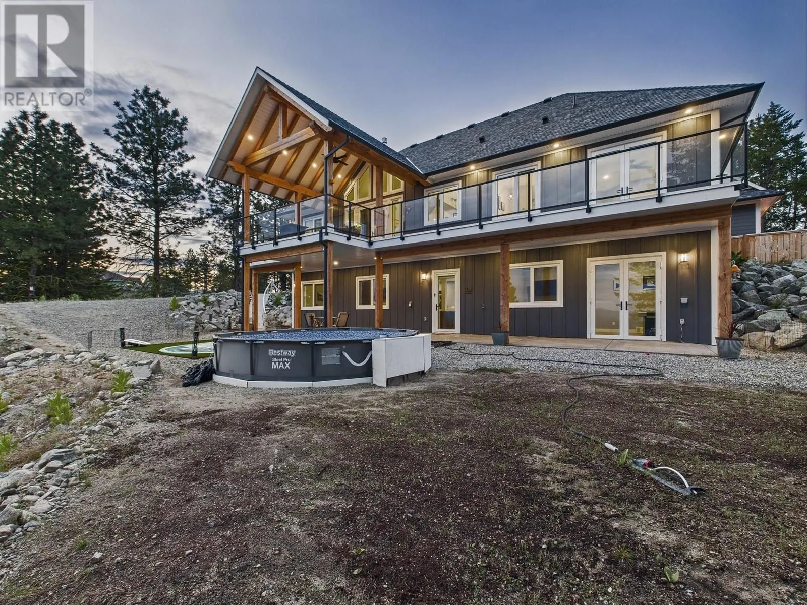 125 FALCON Place