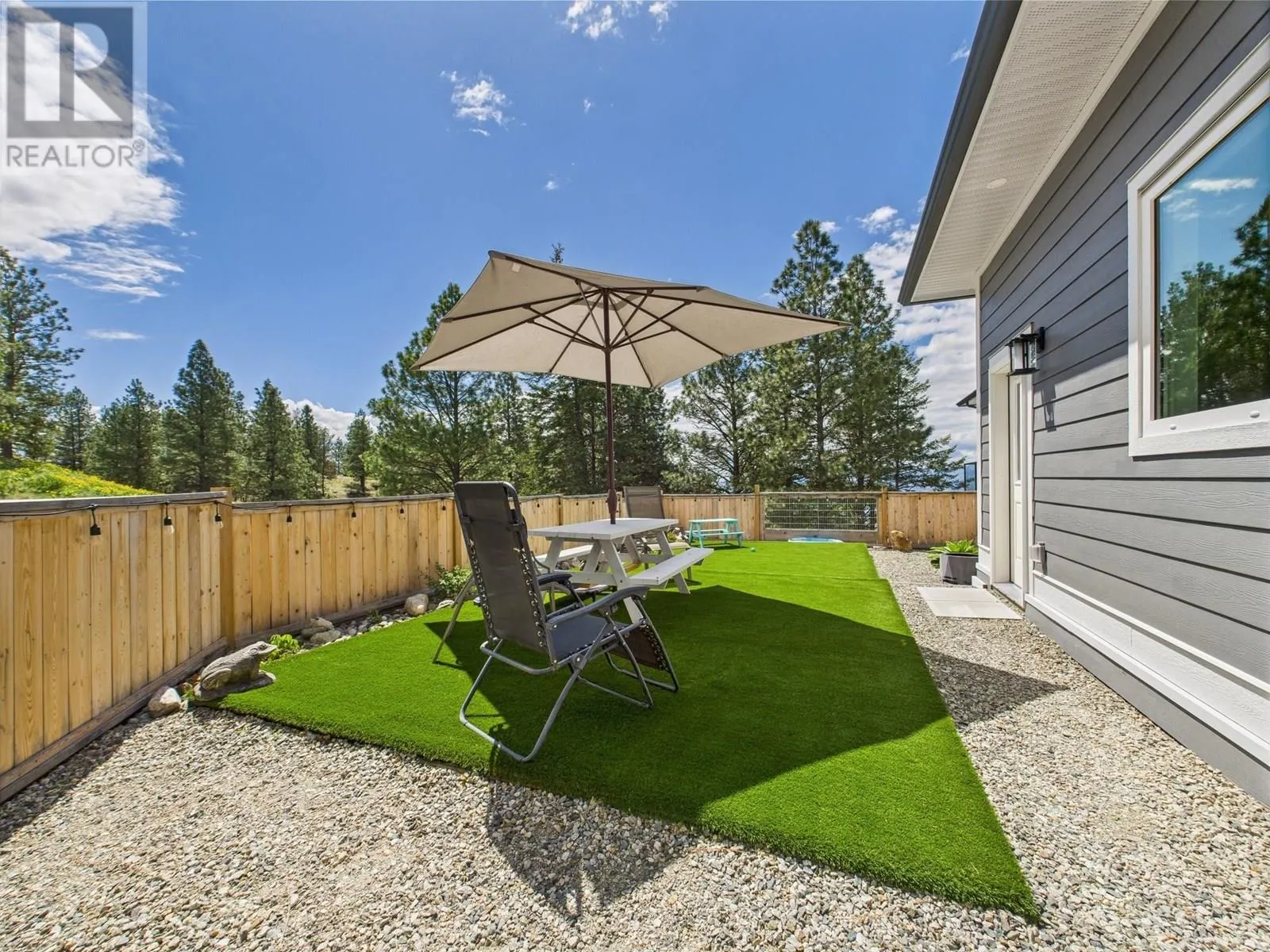125 FALCON Place