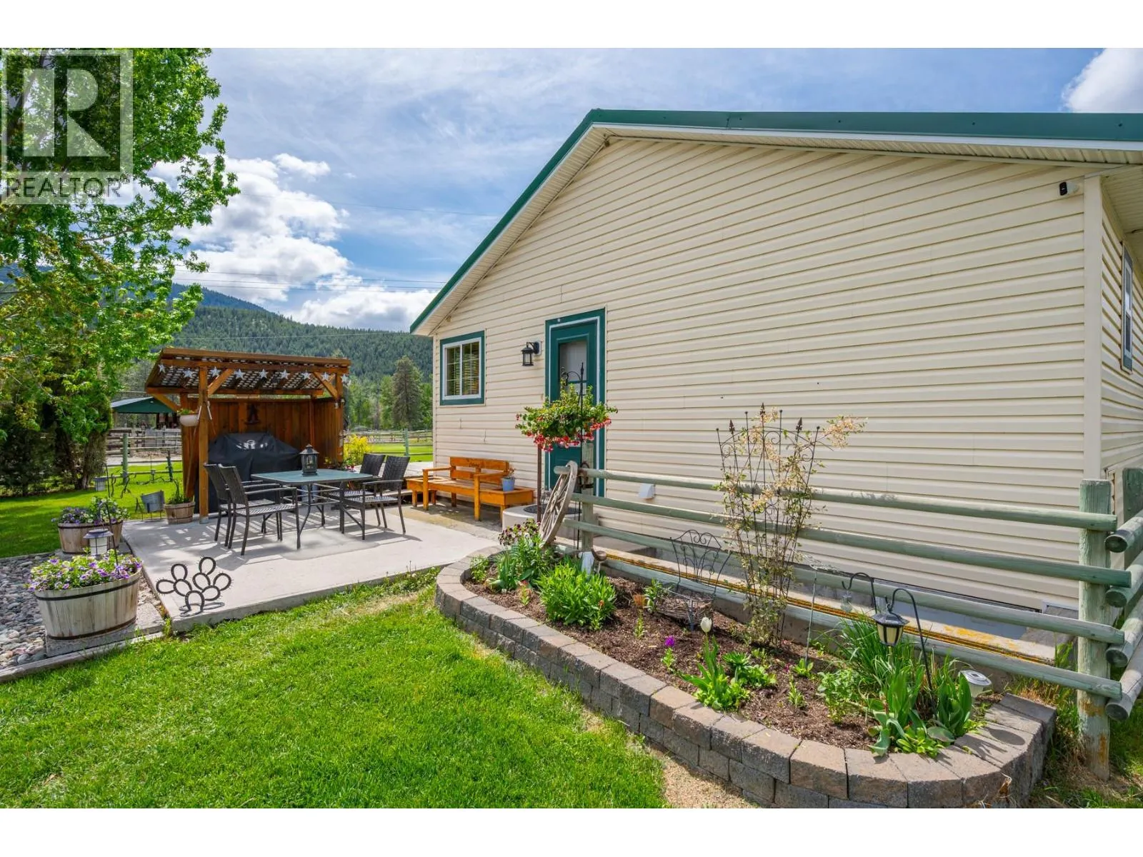 2225 Hazelhurst Road