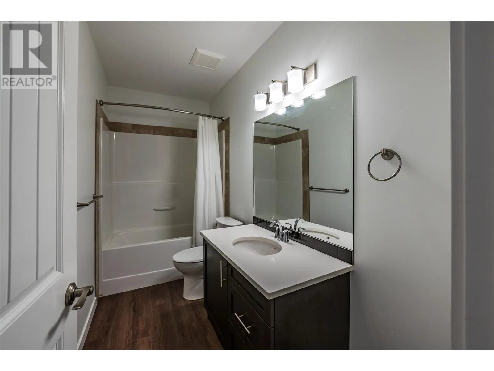 4400 MCLEAN CREEK Road Unit# 301