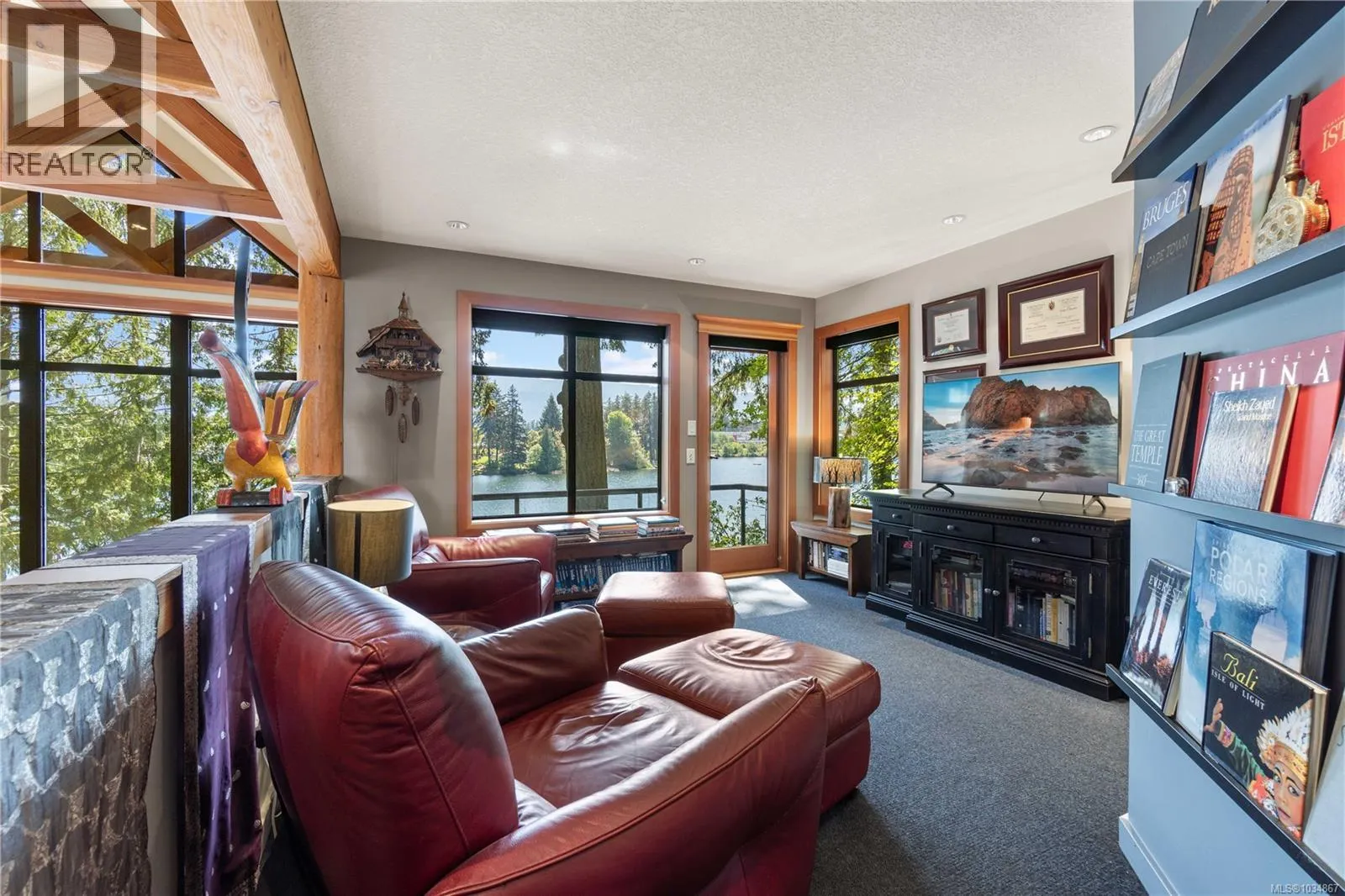 211 Ferntree Pl