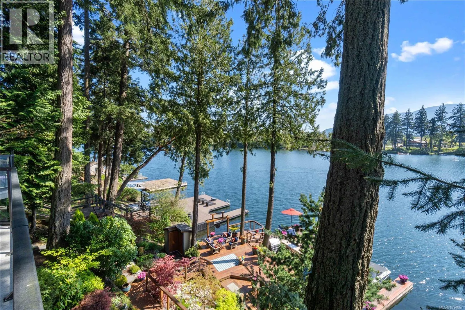 211 Ferntree Pl