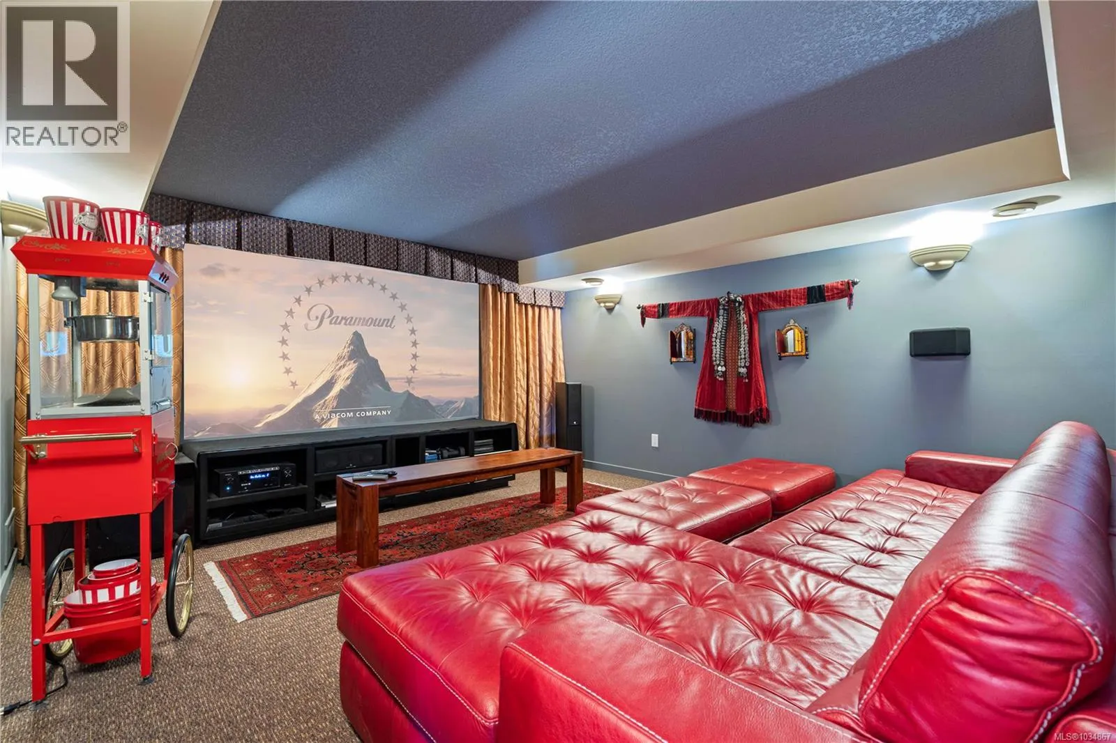 211 Ferntree Pl