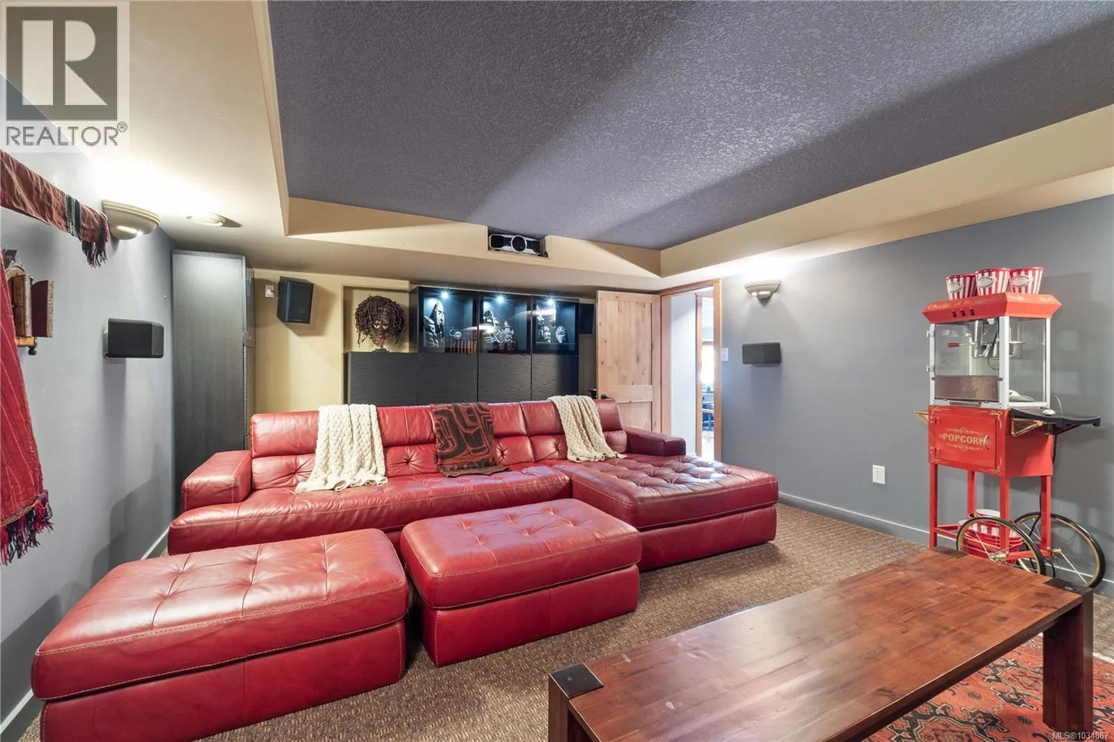 211 Ferntree Pl