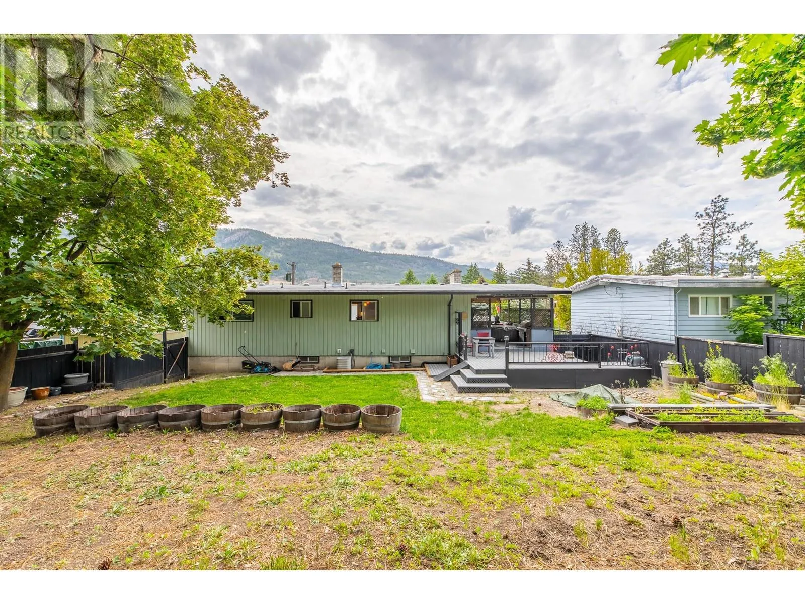 611 East Side Road