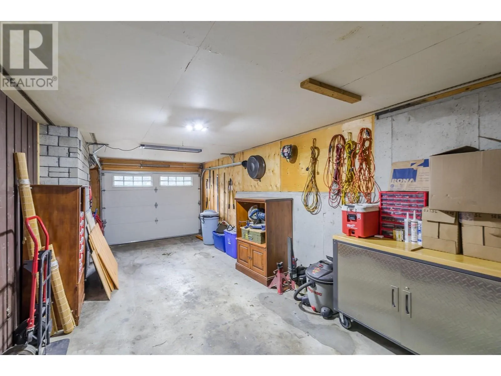 611 East Side Road