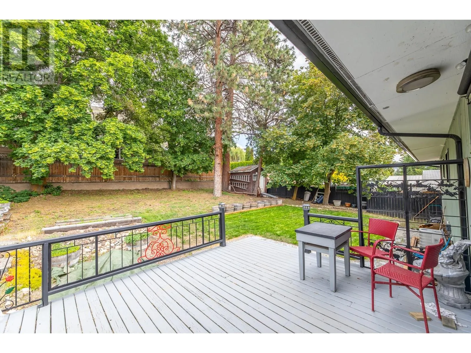 611 East Side Road