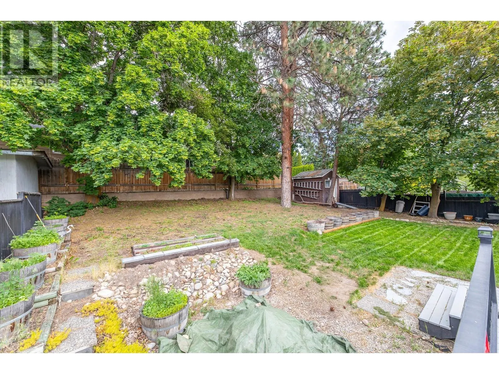 611 East Side Road