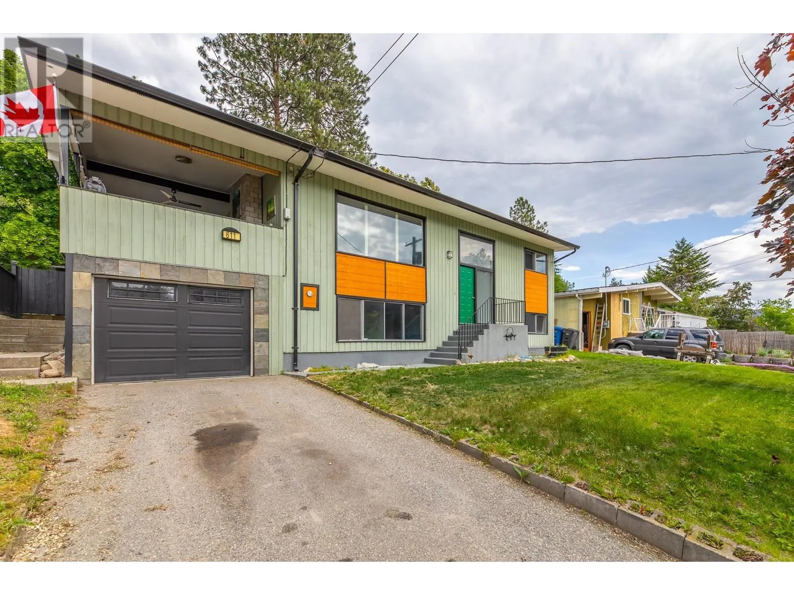 611 East Side Road