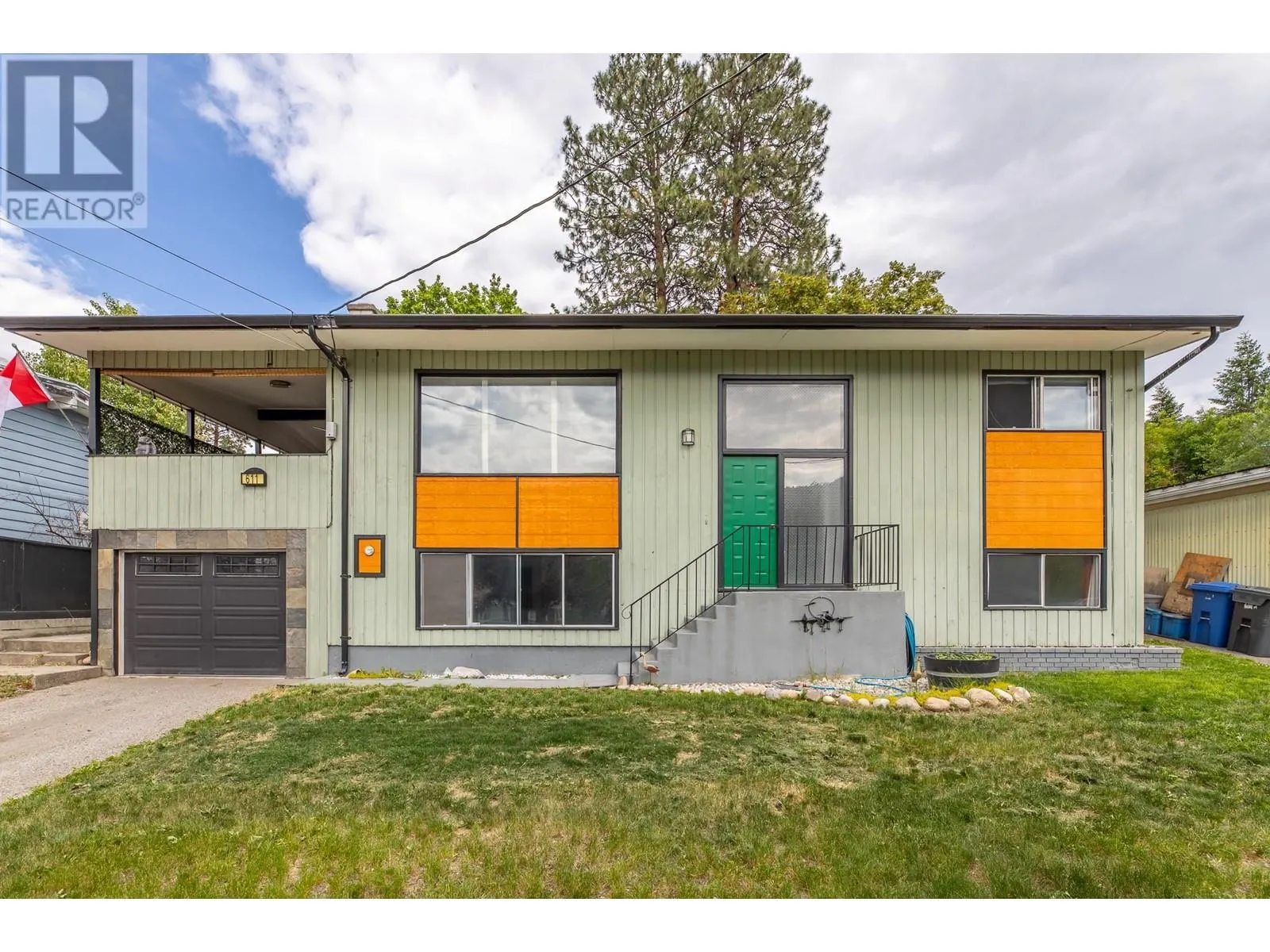 611 East Side Road