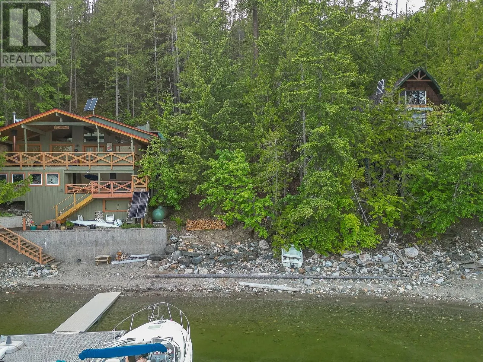 27 Crescent Bay
