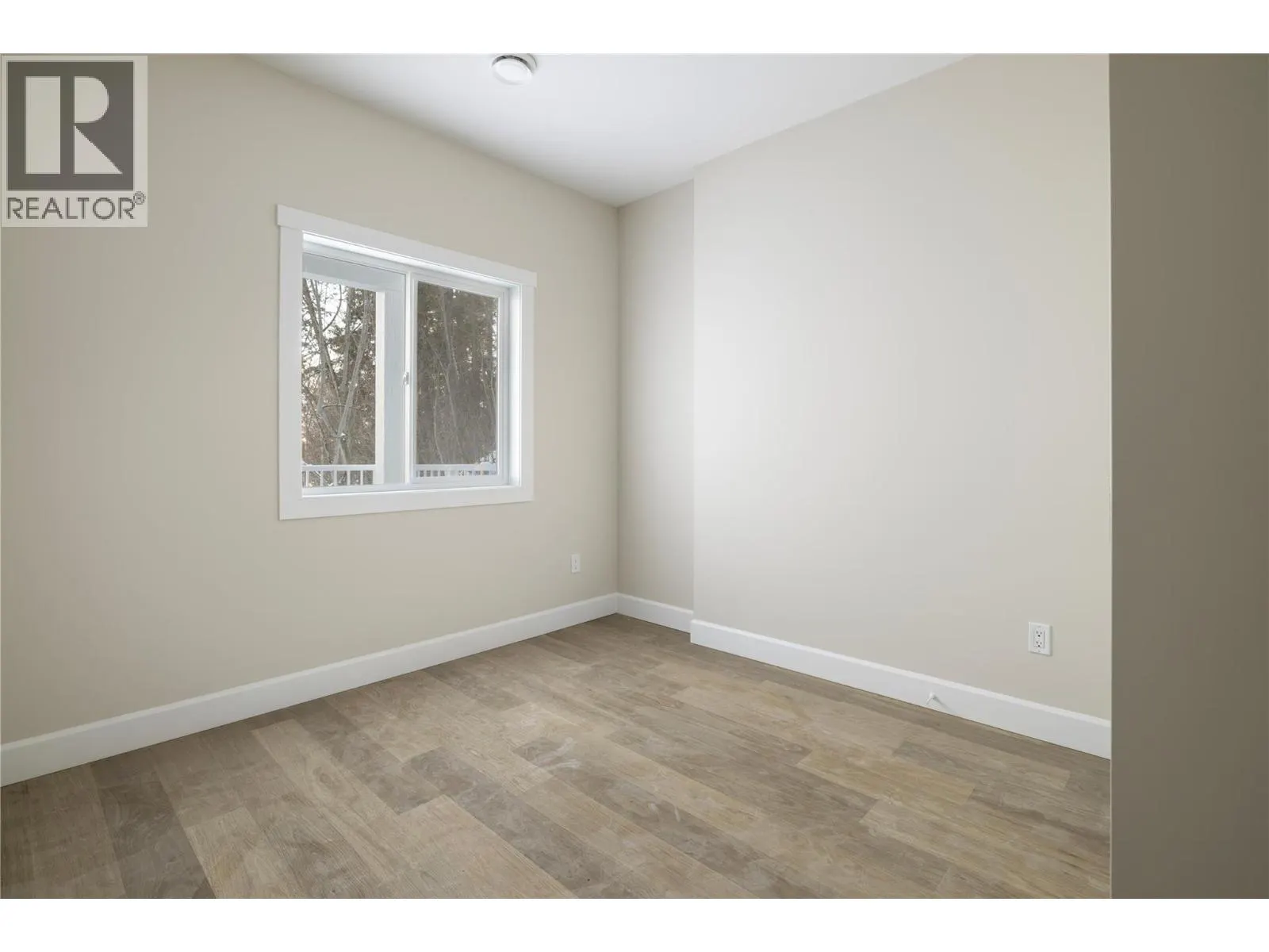 806 Cliff Avenue Unit# 102