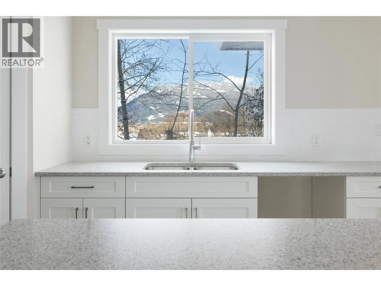 806 Cliff Avenue Unit# 102