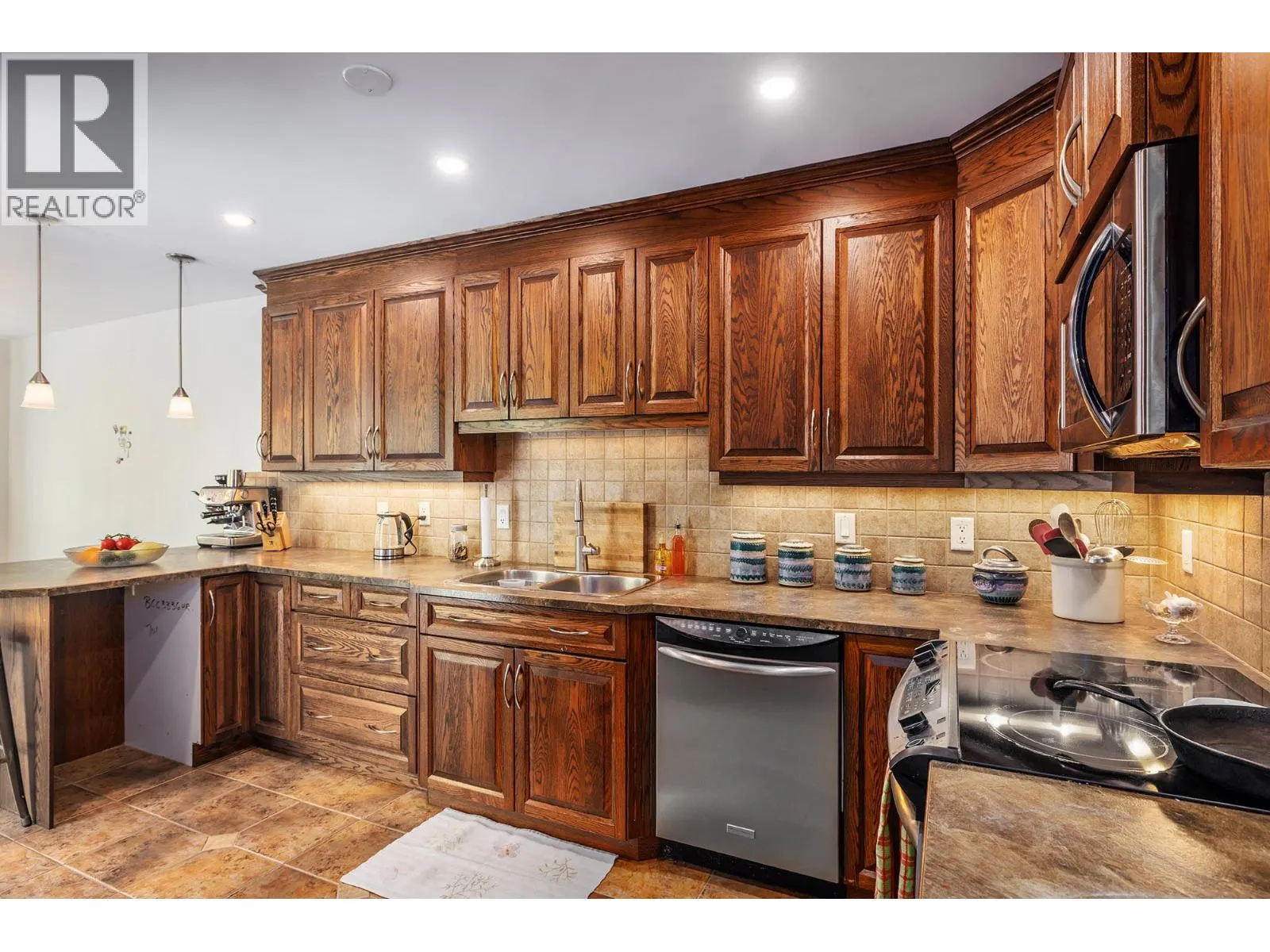 841 Churchill Court