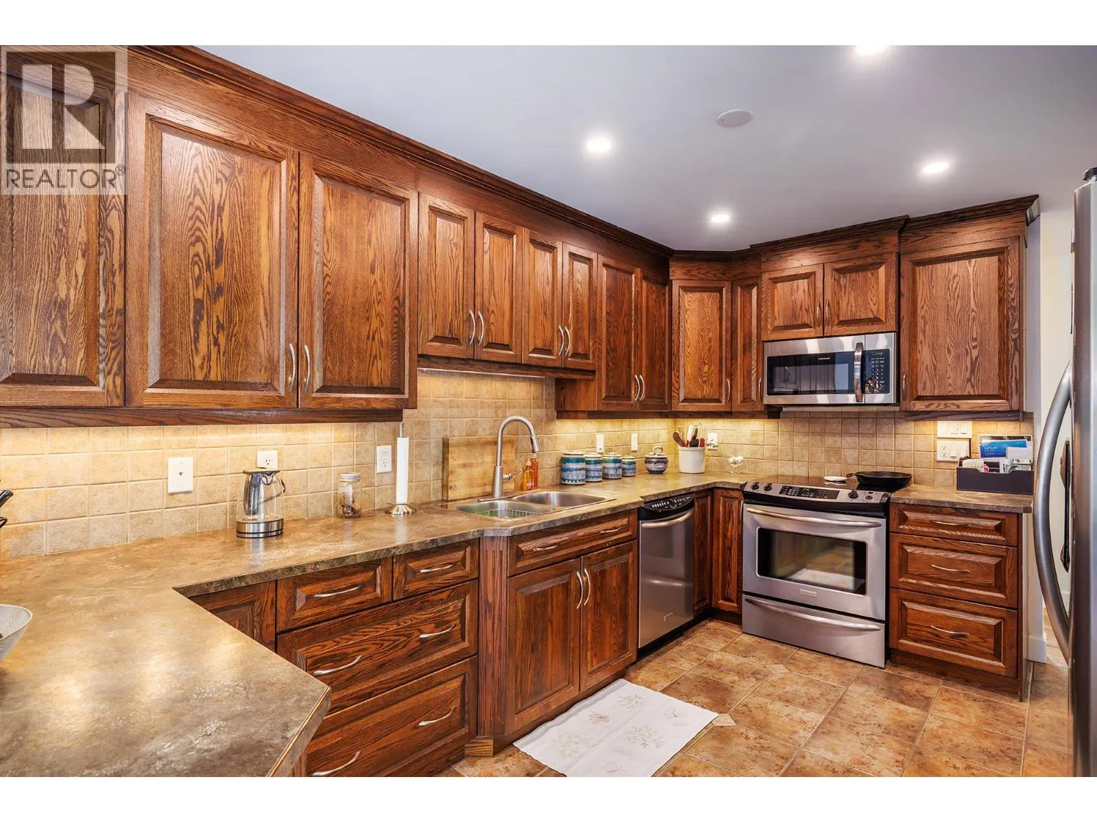 841 Churchill Court