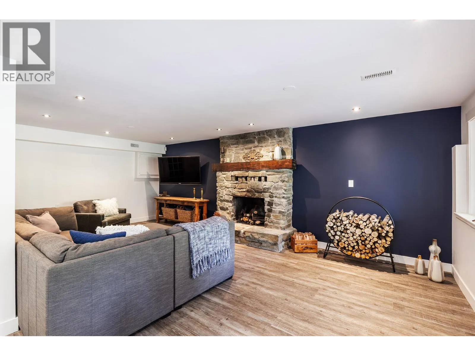 841 Churchill Court
