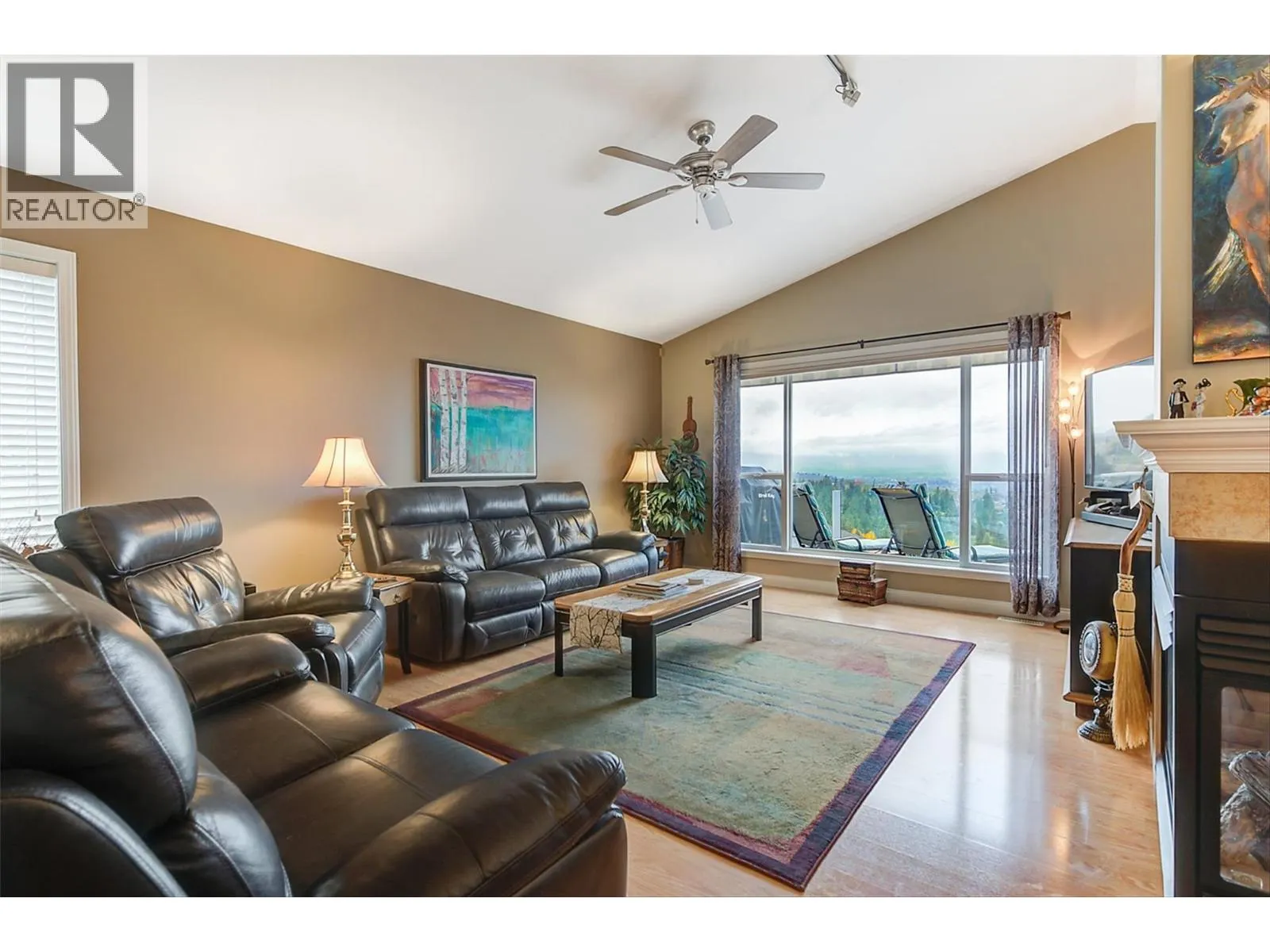5205 Sandhills Drive