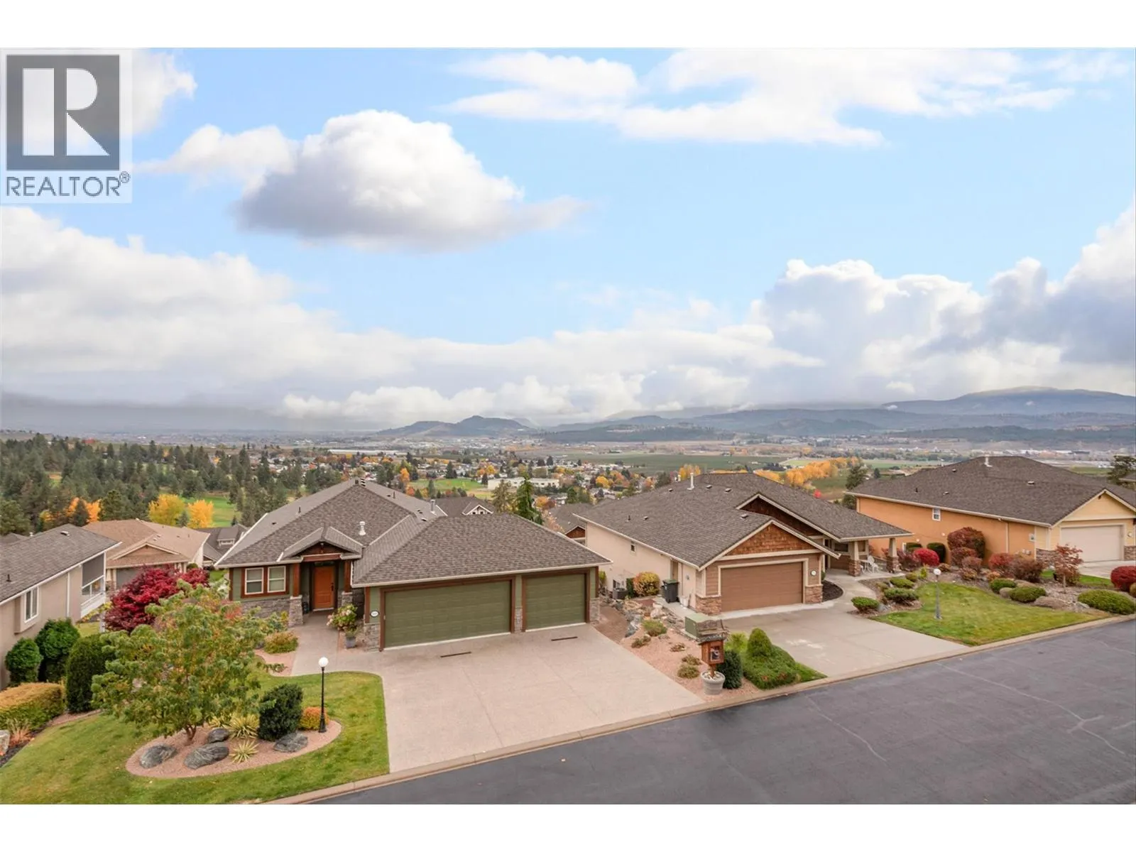 5205 Sandhills Drive