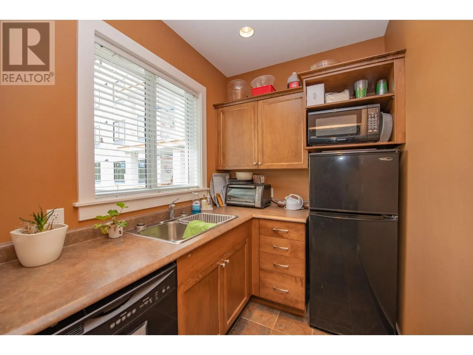 2532 Shoreline Drive Unit# 305