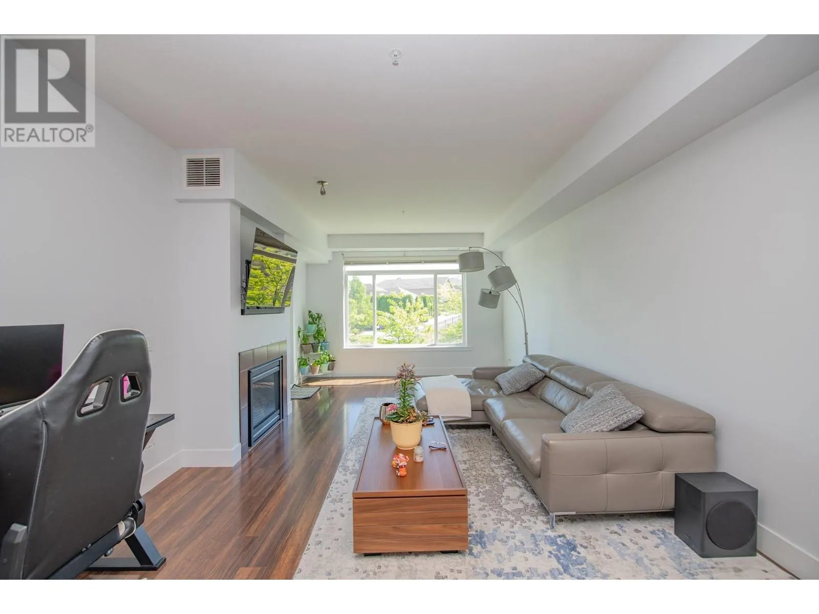 2532 Shoreline Drive Unit# 305