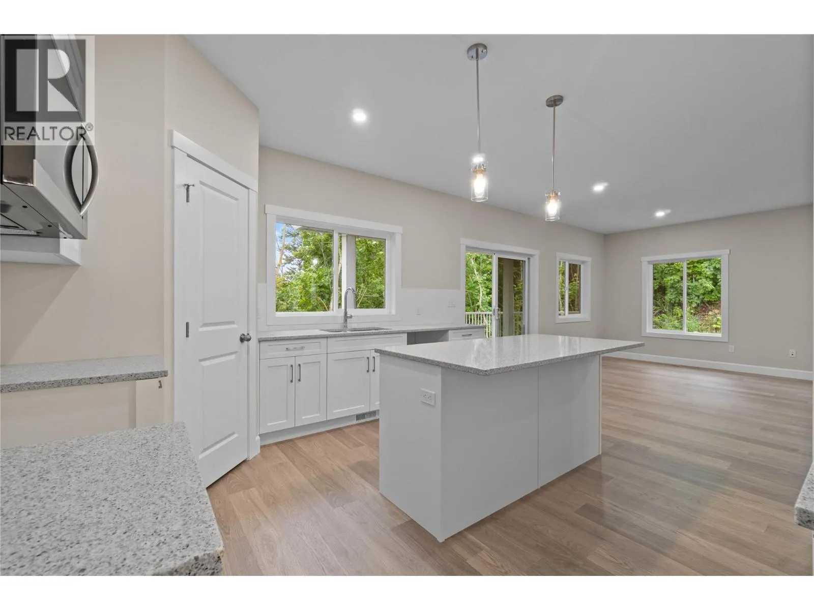 806 Cliff Avenue Unit# 104