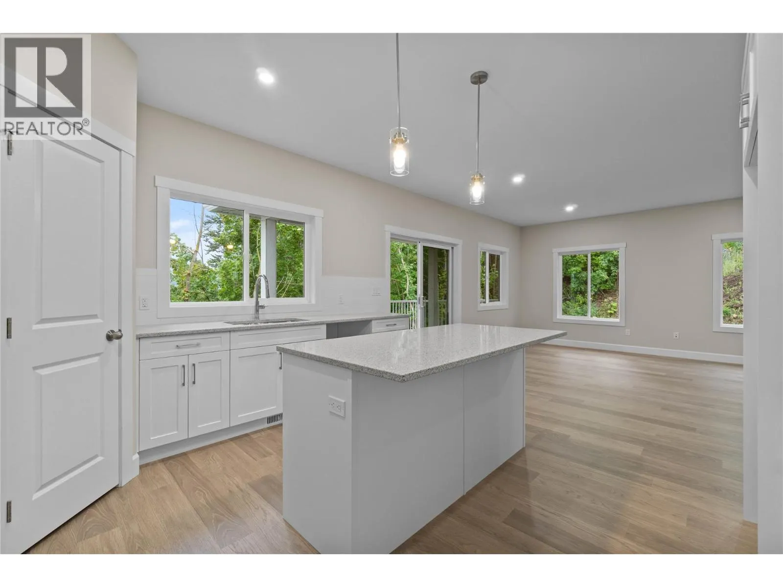 806 Cliff Avenue Unit# 104