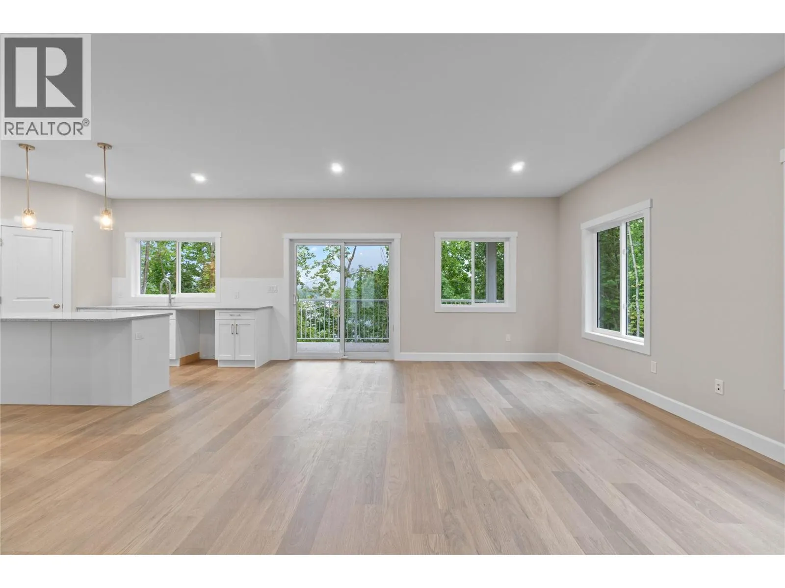 806 Cliff Avenue Unit# 104