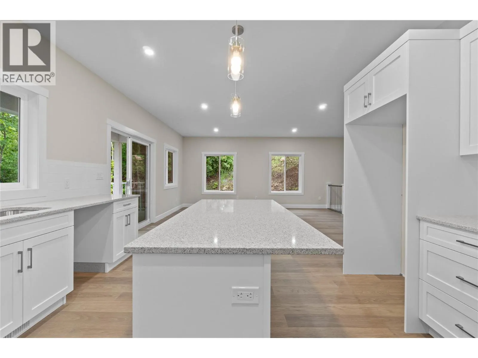 806 Cliff Avenue Unit# 104