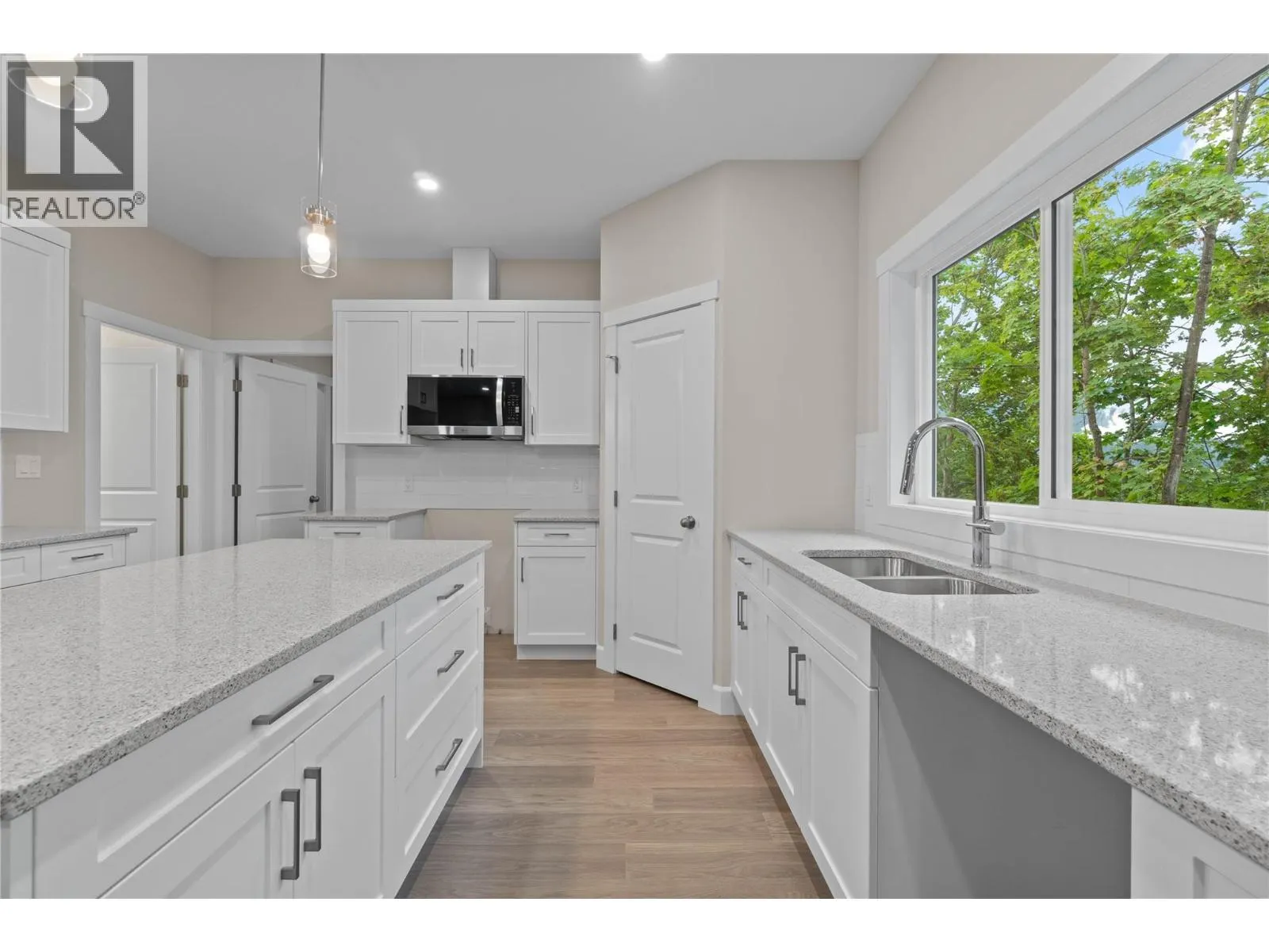 806 Cliff Avenue Unit# 104