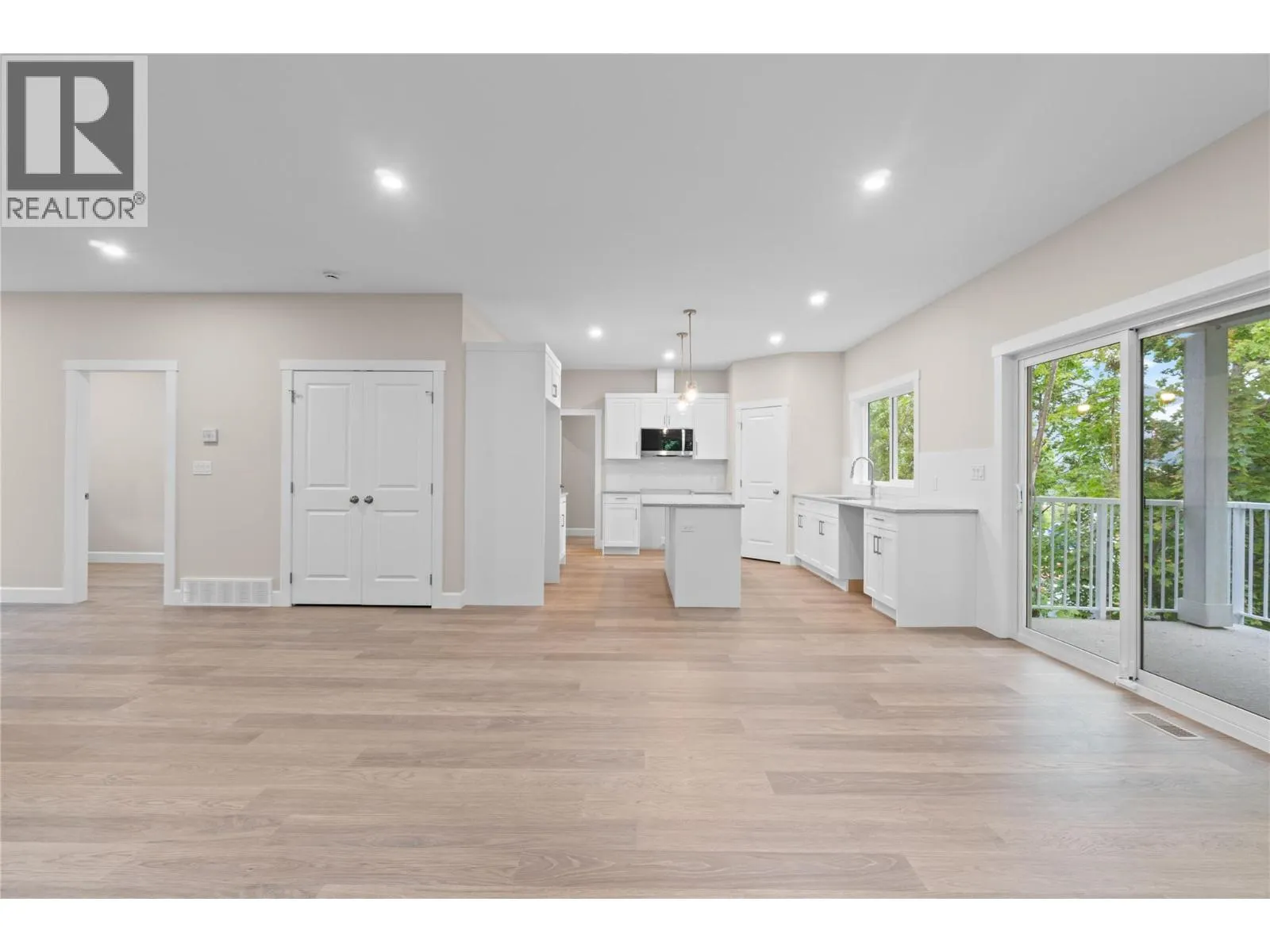 806 Cliff Avenue Unit# 104