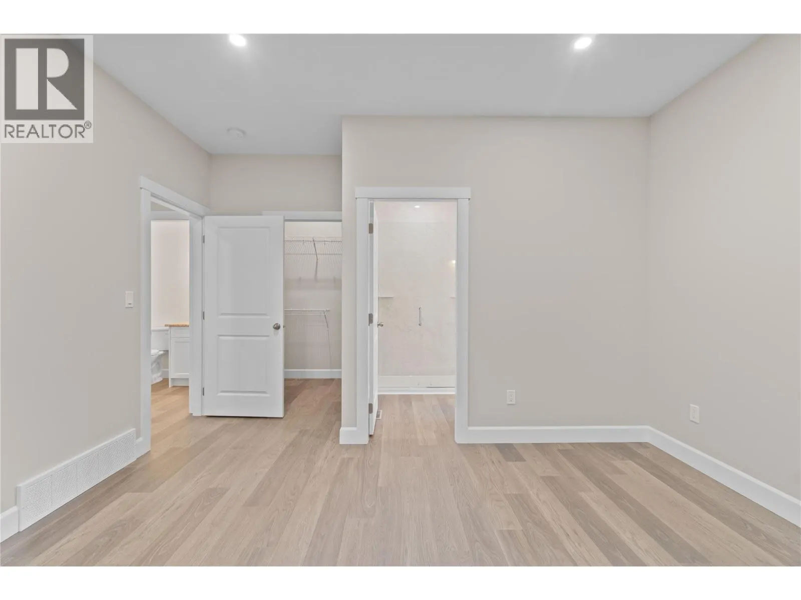 806 Cliff Avenue Unit# 104