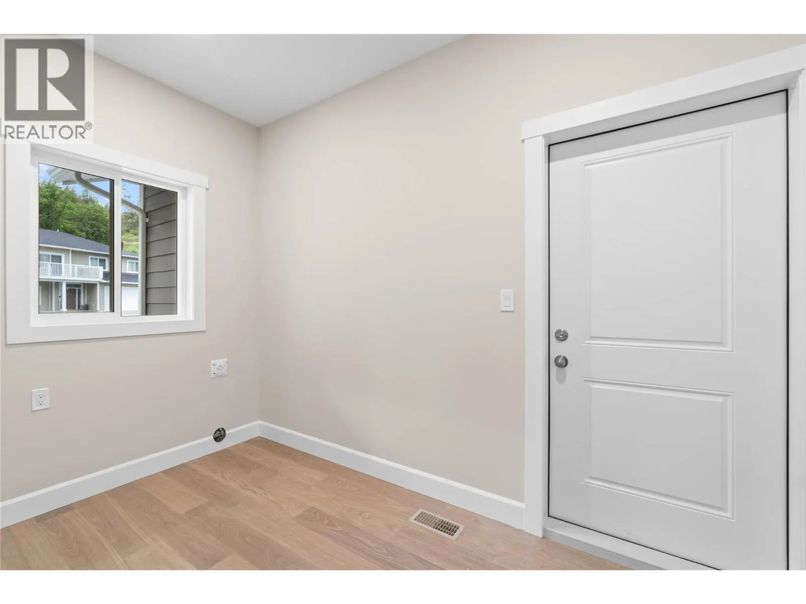 806 Cliff Avenue Unit# 104