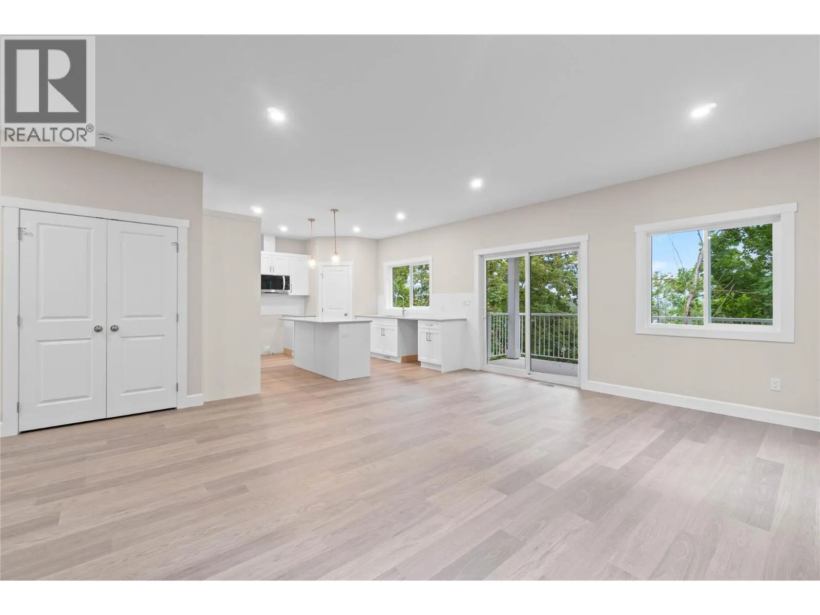 806 Cliff Avenue Unit# 104