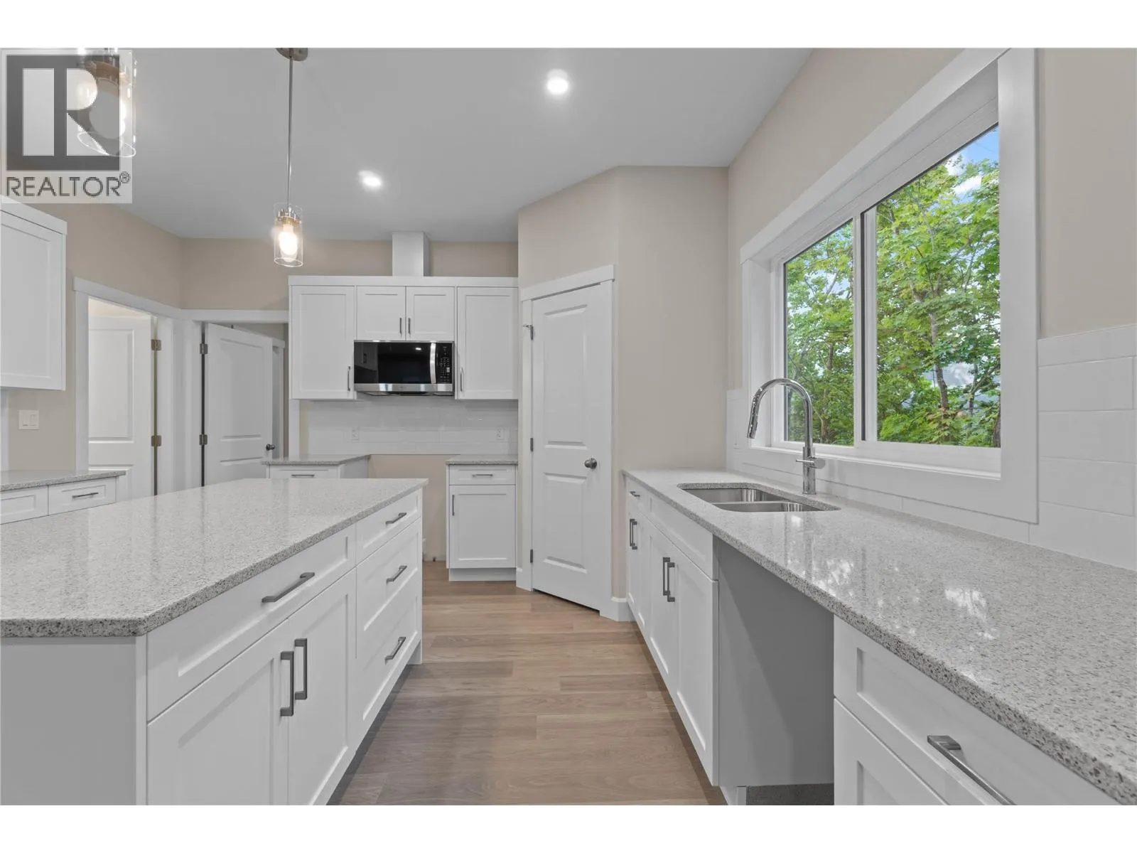 806 Cliff Avenue Unit# 104