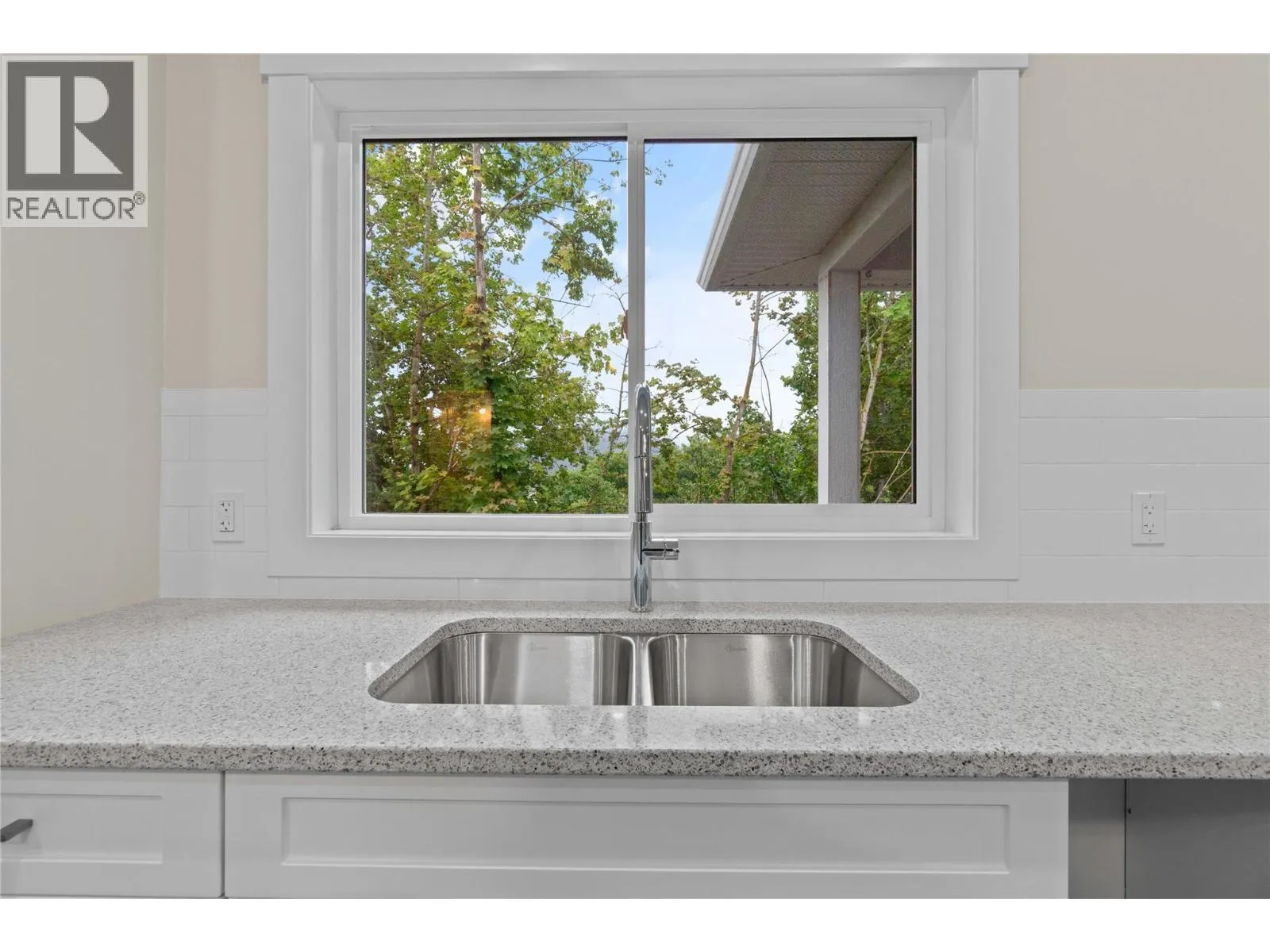 806 Cliff Avenue Unit# 104