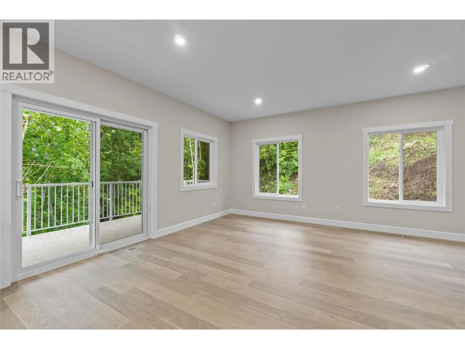 806 Cliff Avenue Unit# 104