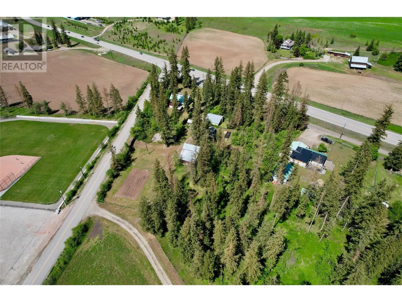 11 Gardom Lake Road