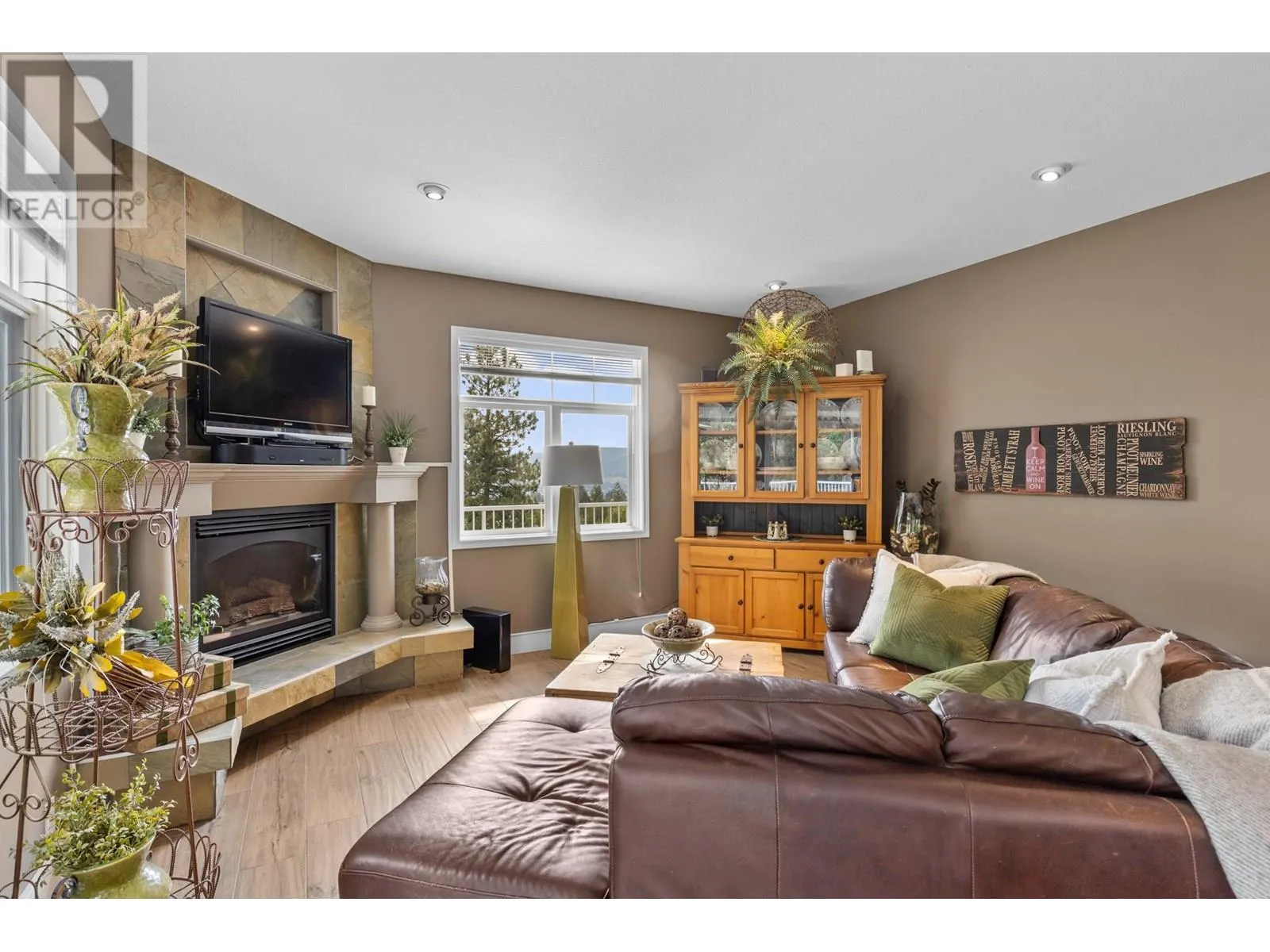 1831 Horizon Drive