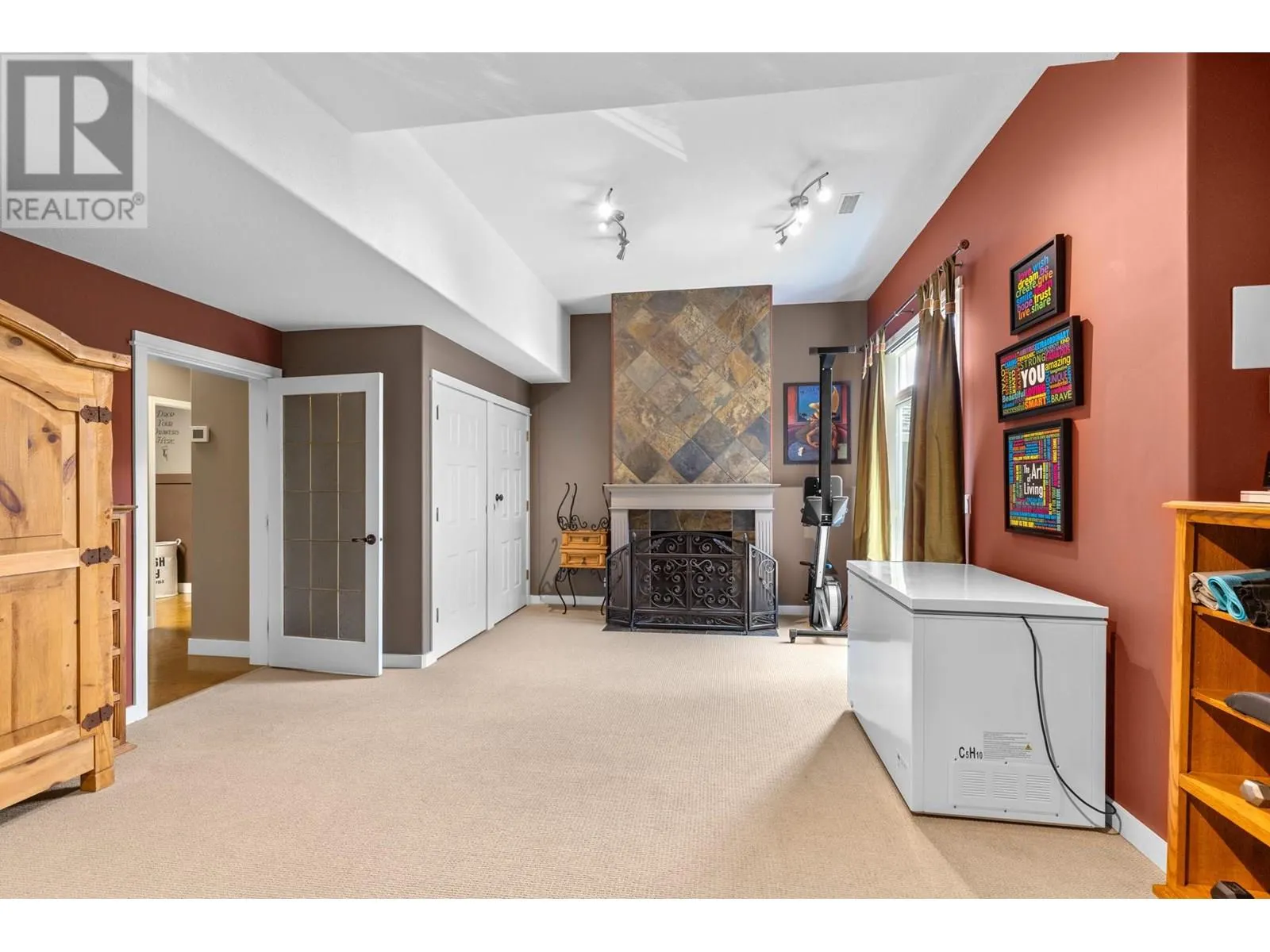 1831 Horizon Drive
