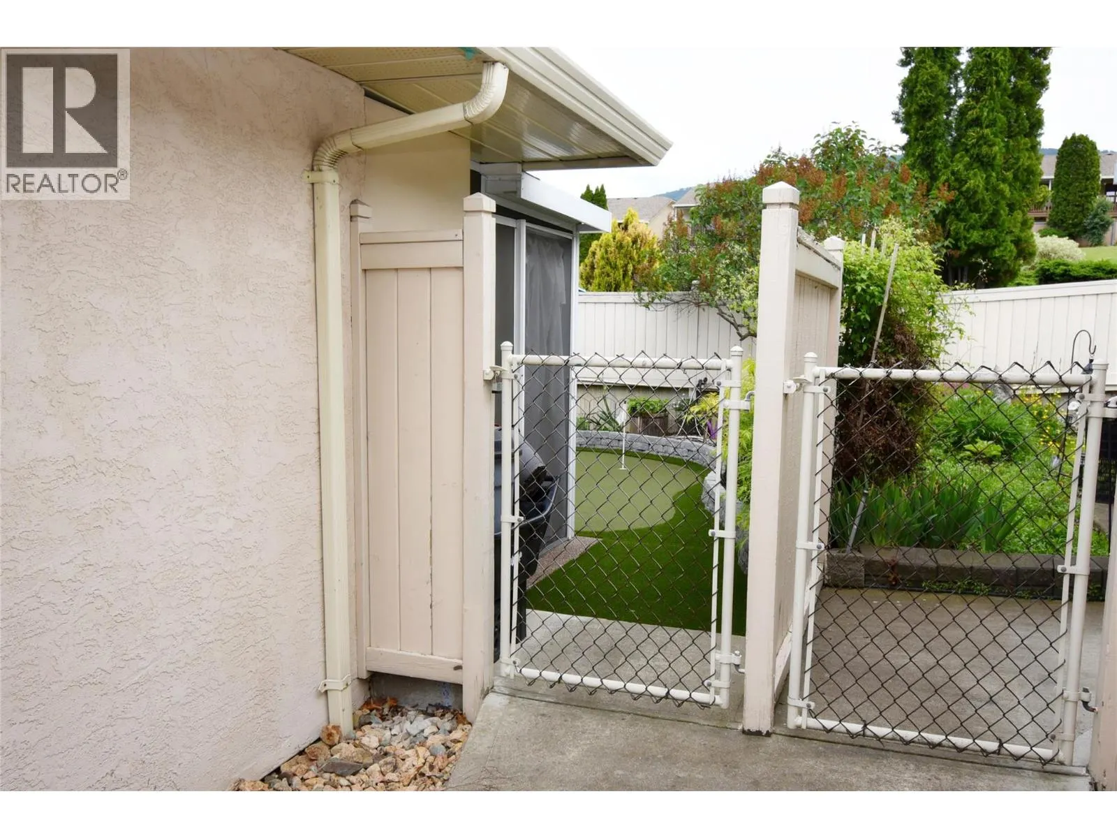 2200 40 Avenue Unit# 6