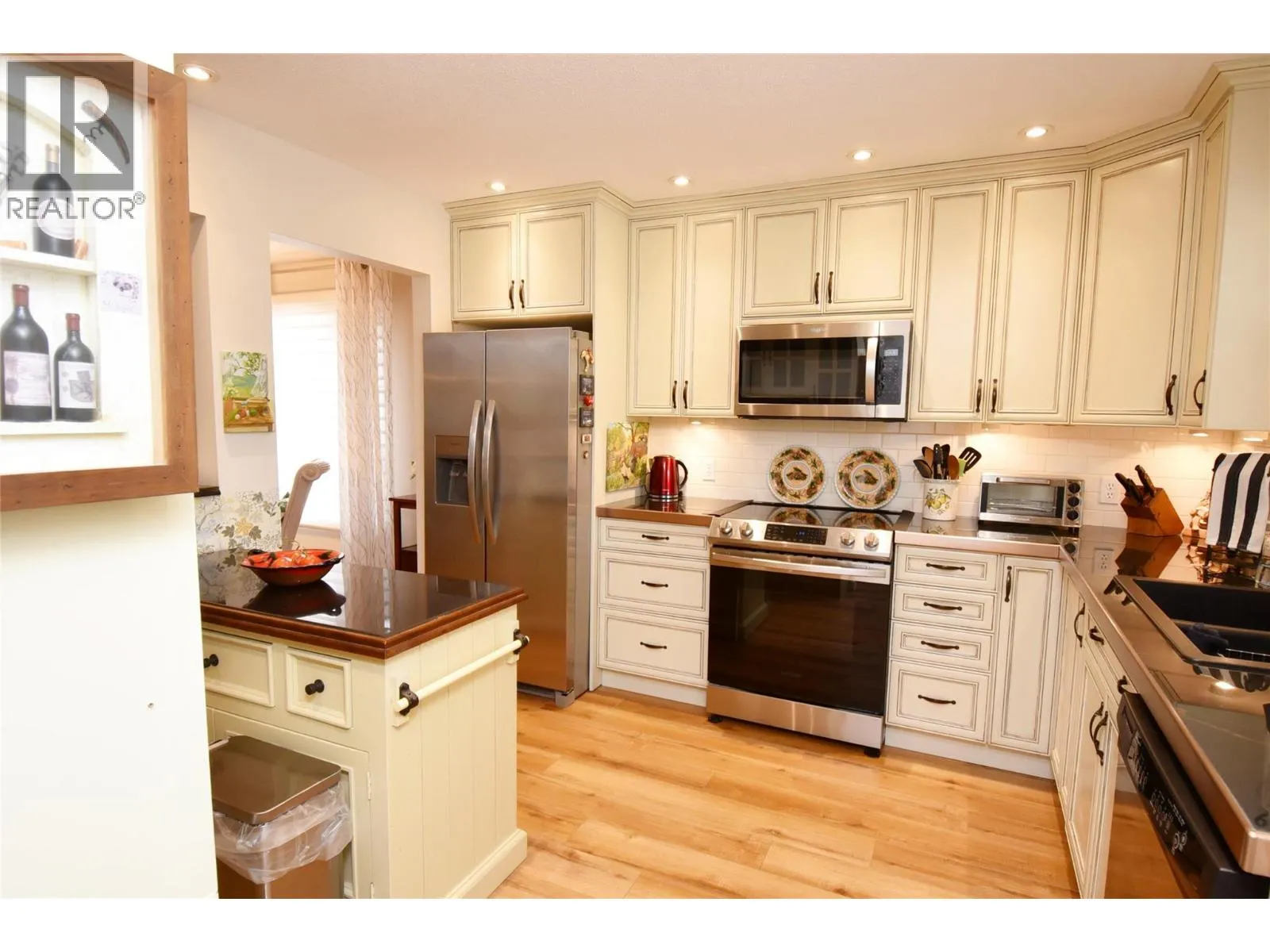 2200 40 Avenue Unit# 6