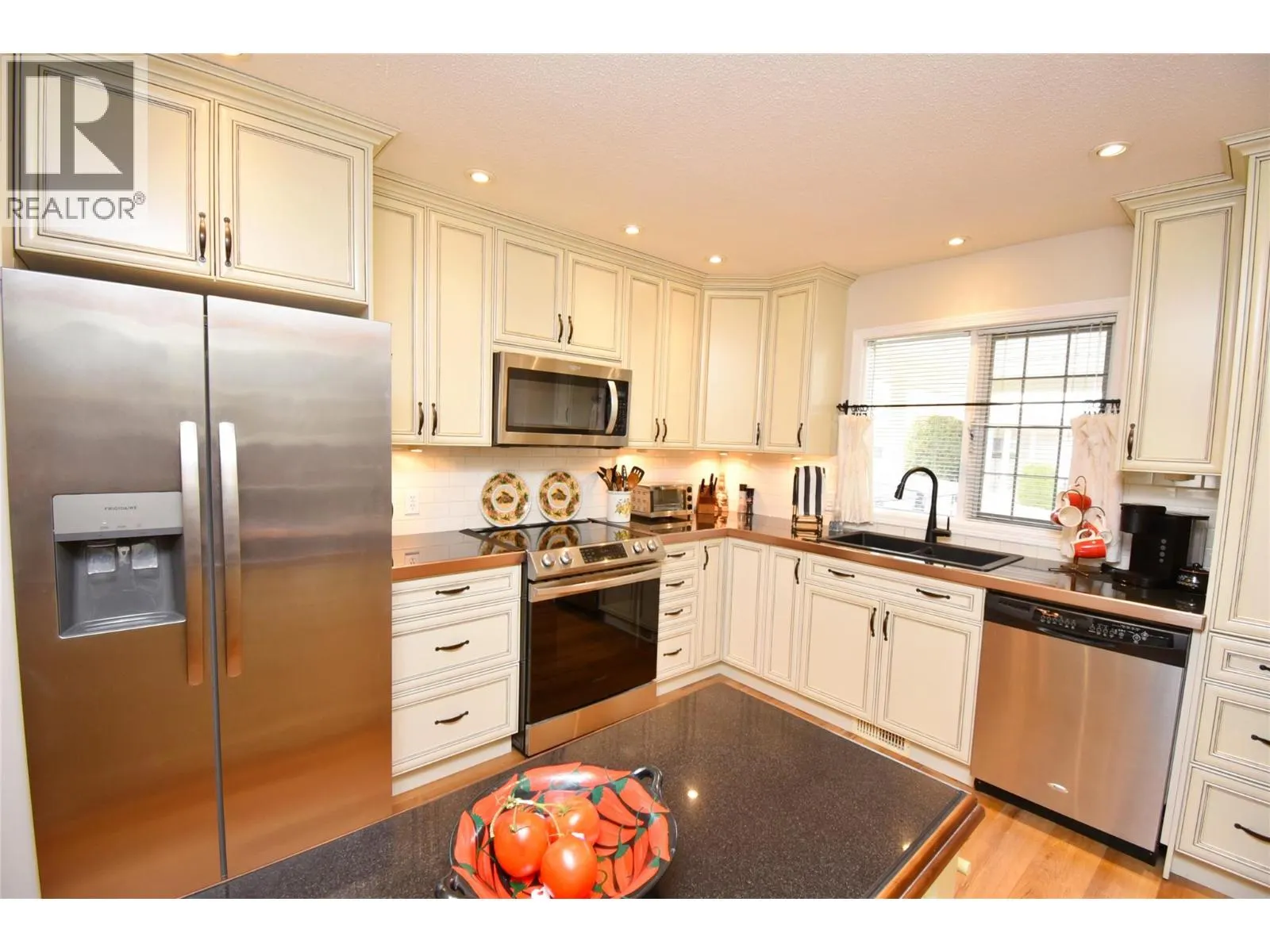 2200 40 Avenue Unit# 6