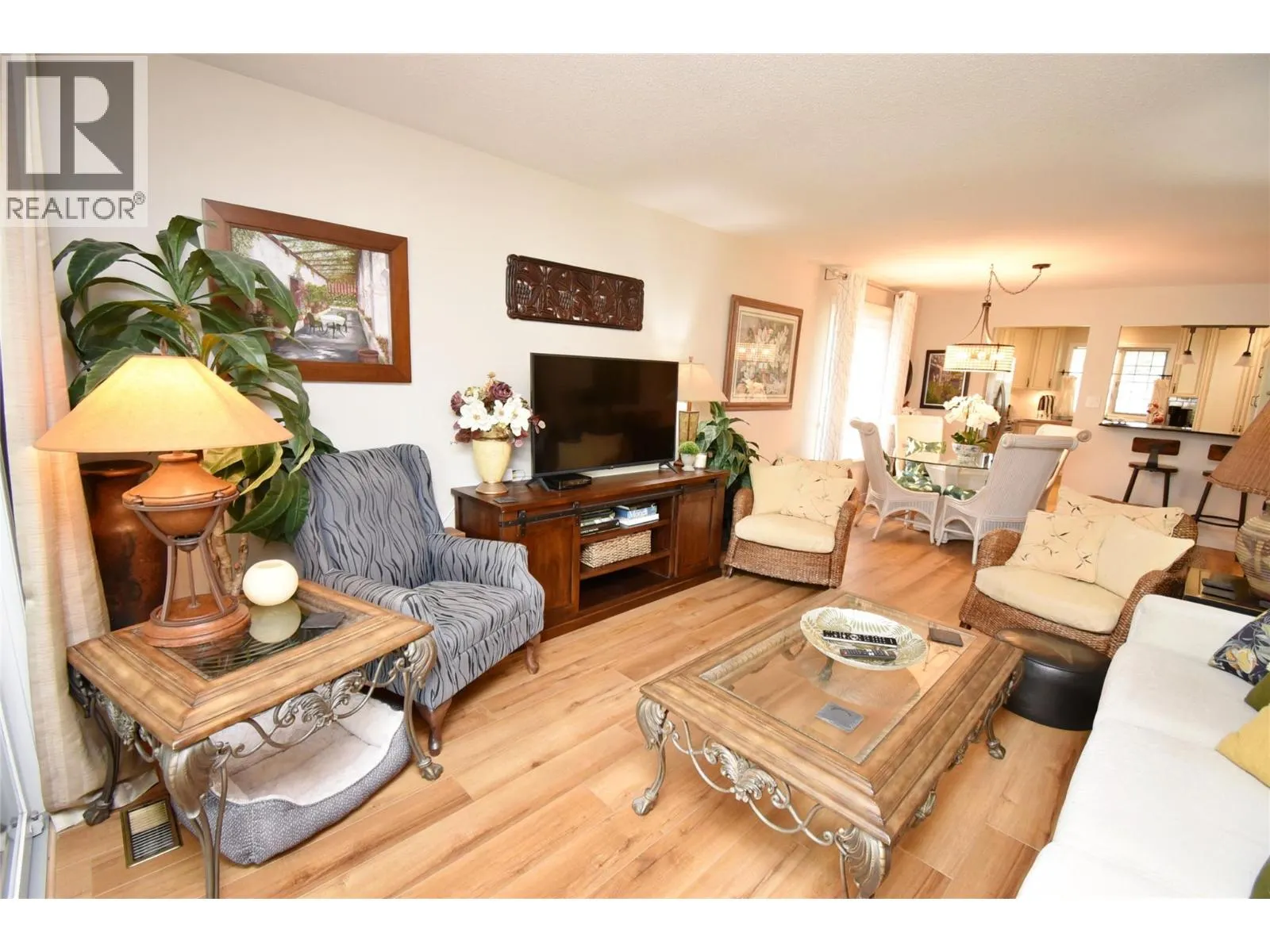 2200 40 Avenue Unit# 6