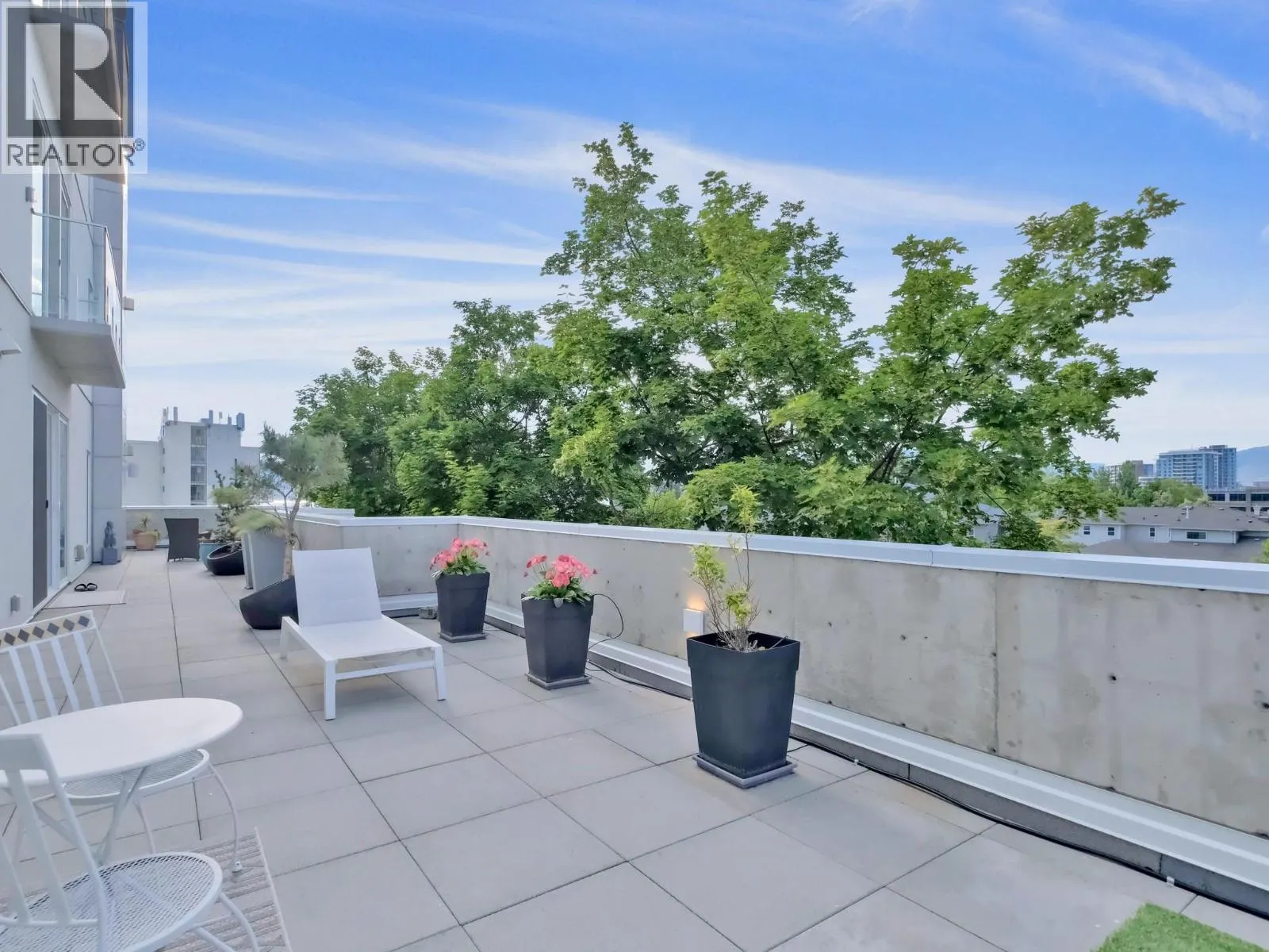 4071 Lakeshore Road Unit# 201