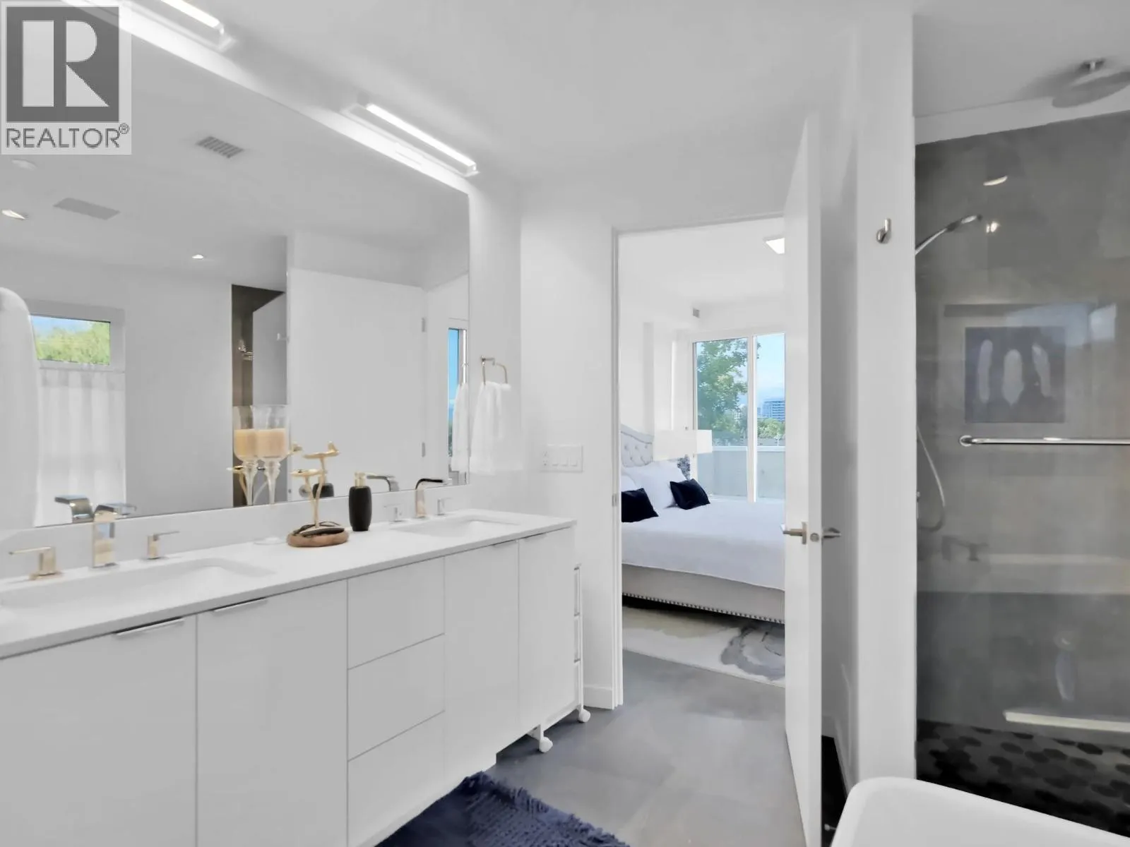 4071 Lakeshore Road Unit# 201